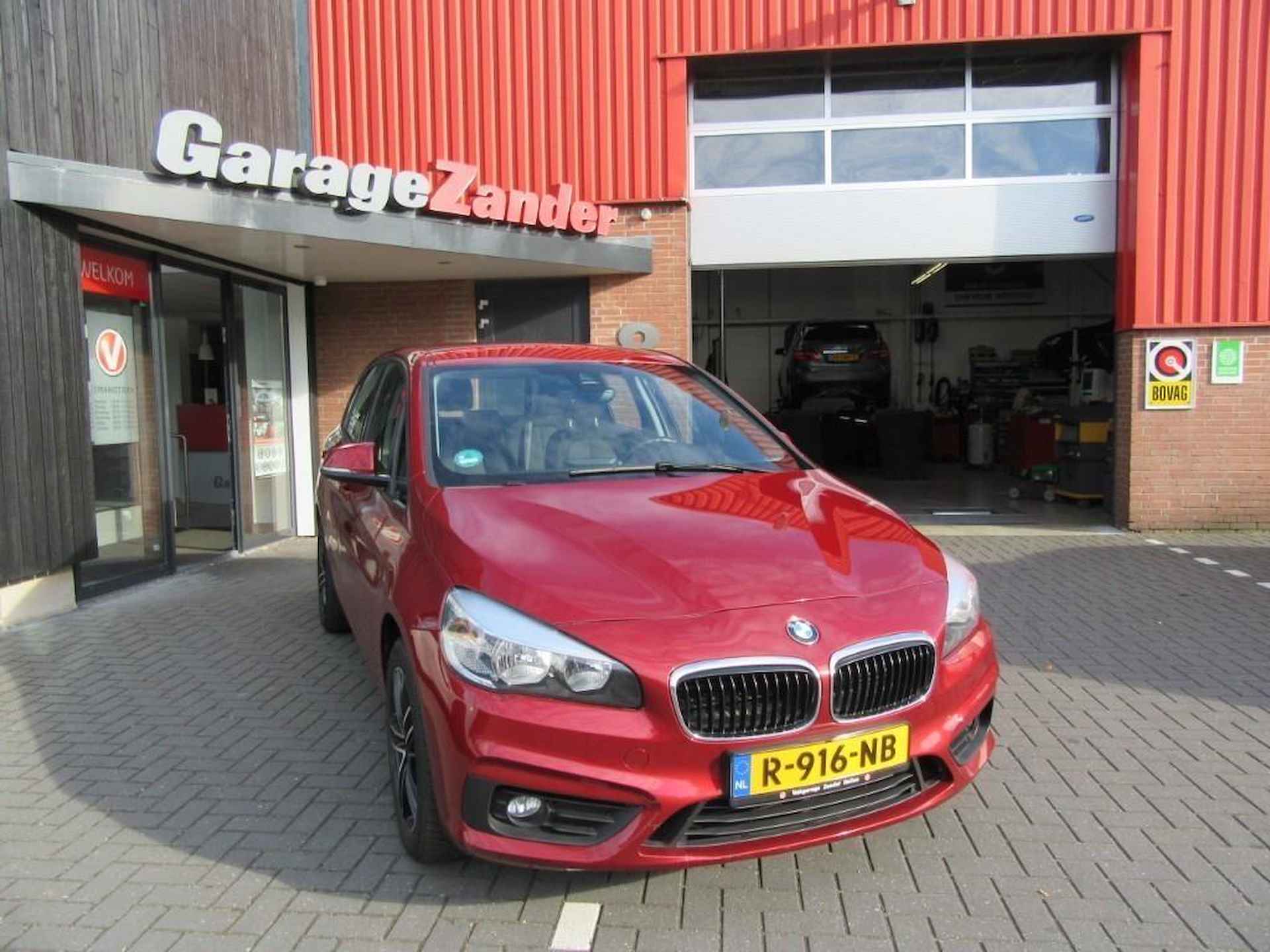 BMW 2-serie Active Tourer 220i Centennial High Executive automaat trekhaak - 31/31