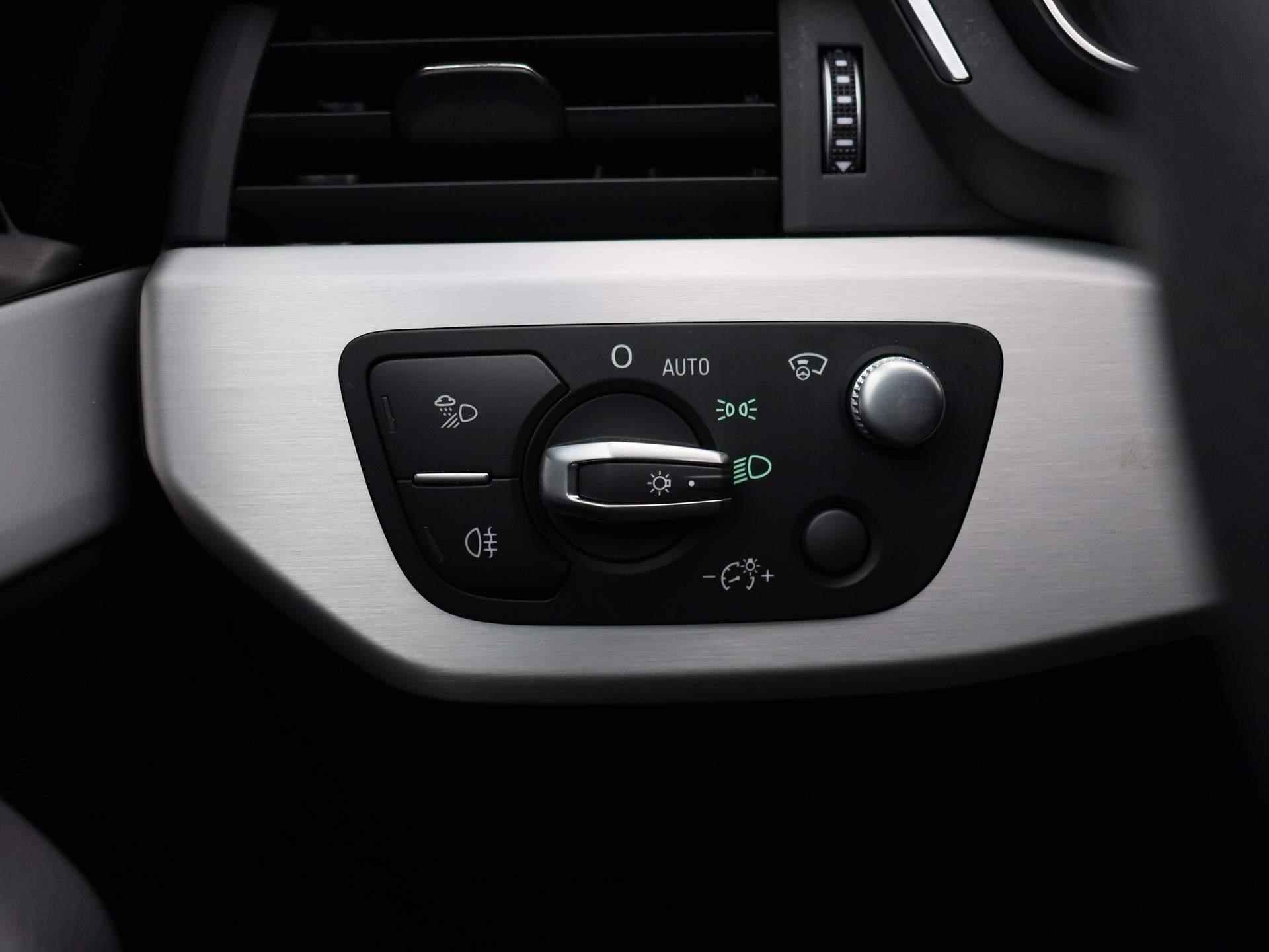 Audi A5 Sportback 40 TFSI quattro S edition 204 PK | S-line Interieur | S-line Exterieur | Automaat | Camera | Navigatie | Virtual cockpit | Panoramadak | Matrix LED | Head-up display | Lichtmetalen velgen | Stoelverwarming | Audi drive select | Adaptive cruise control | Fabrieksgarantie | - 31/54