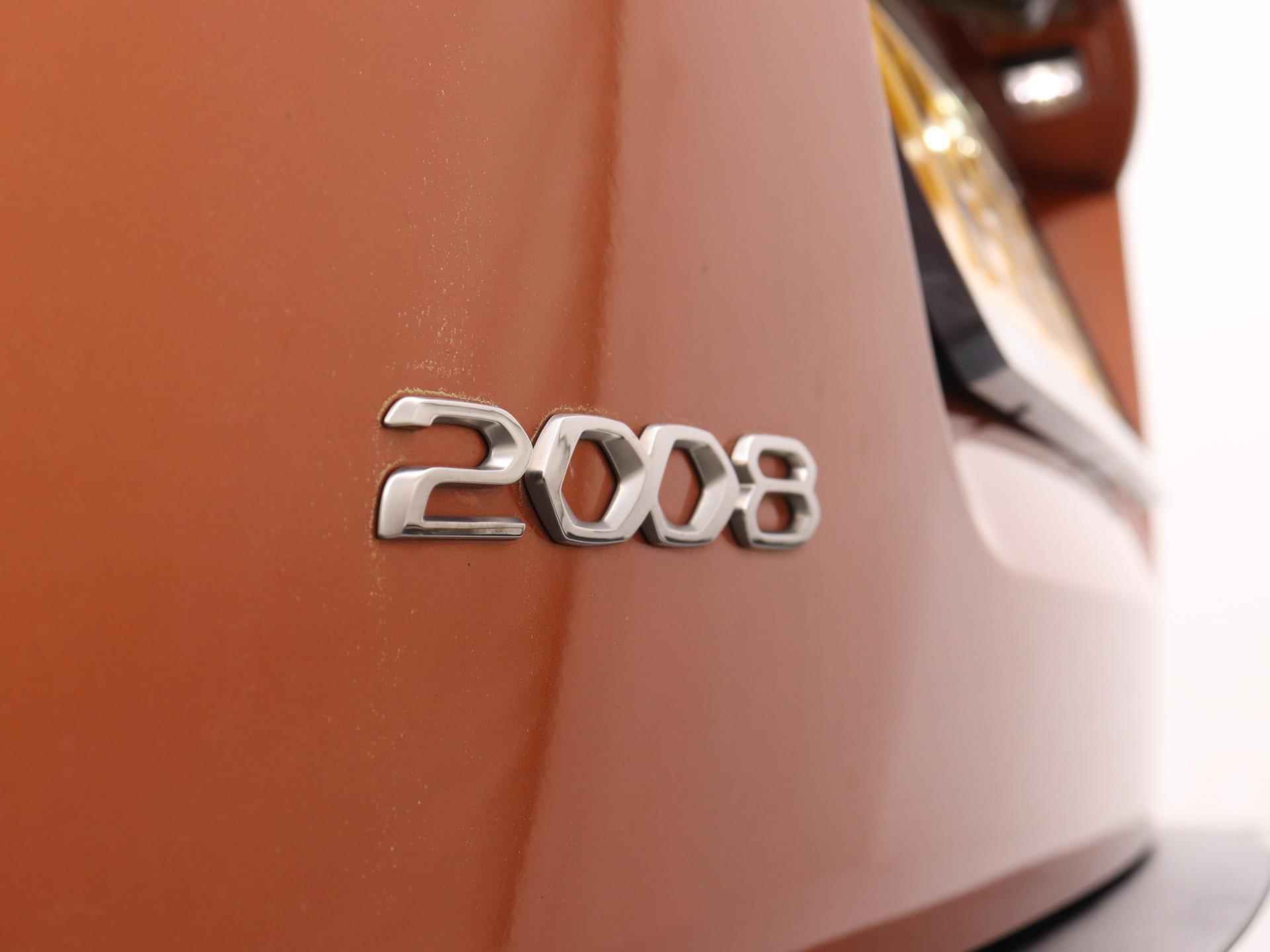 Peugeot 2008 Allure Pack 130pk | Navigatie Via AppleCarPlay/AndroidAuto | Adaptieve Cruise Control | Climate Control | Licht Metalen Velgen 17" | Stof/Kunstlederen Bekleding - 16/35