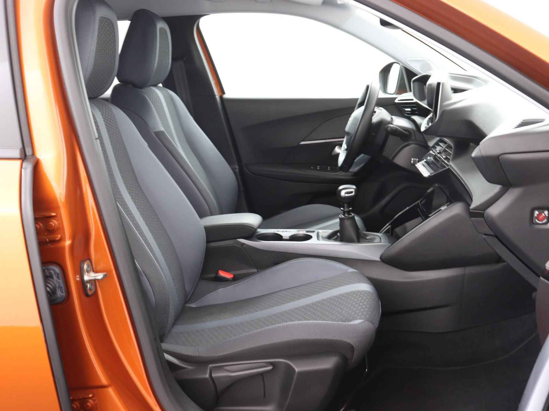 Peugeot 2008 Allure Pack 130pk | Navigatie Via AppleCarPlay/AndroidAuto | Adaptieve Cruise Control | Climate Control | Licht Metalen Velgen 17" | Stof/Kunstlederen Bekleding - 22/35