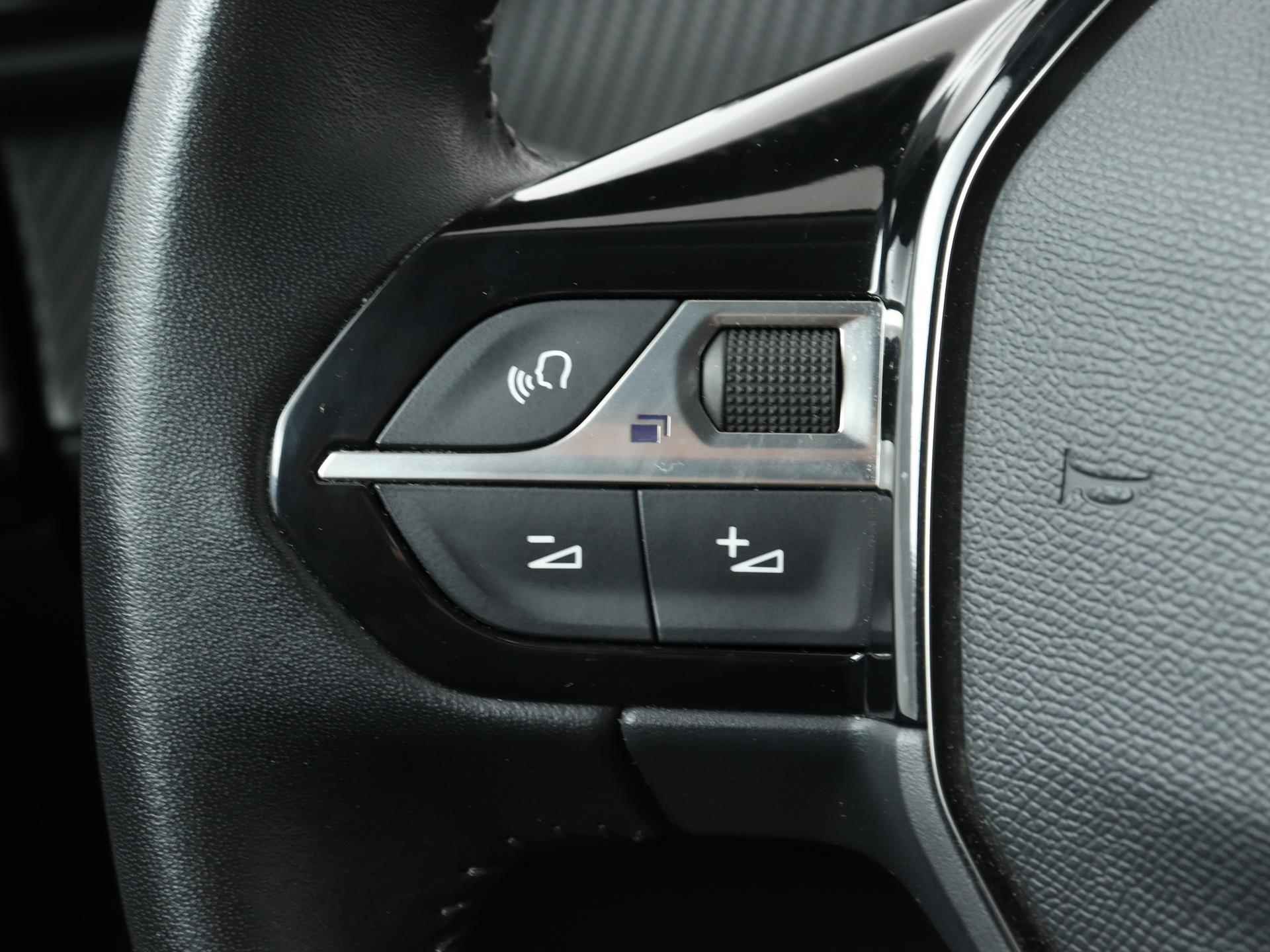 Peugeot 2008 Allure Pack 130pk | Navigatie Via AppleCarPlay/AndroidAuto | Adaptieve Cruise Control | Climate Control | Licht Metalen Velgen 17" | Stof/Kunstlederen Bekleding - 26/35