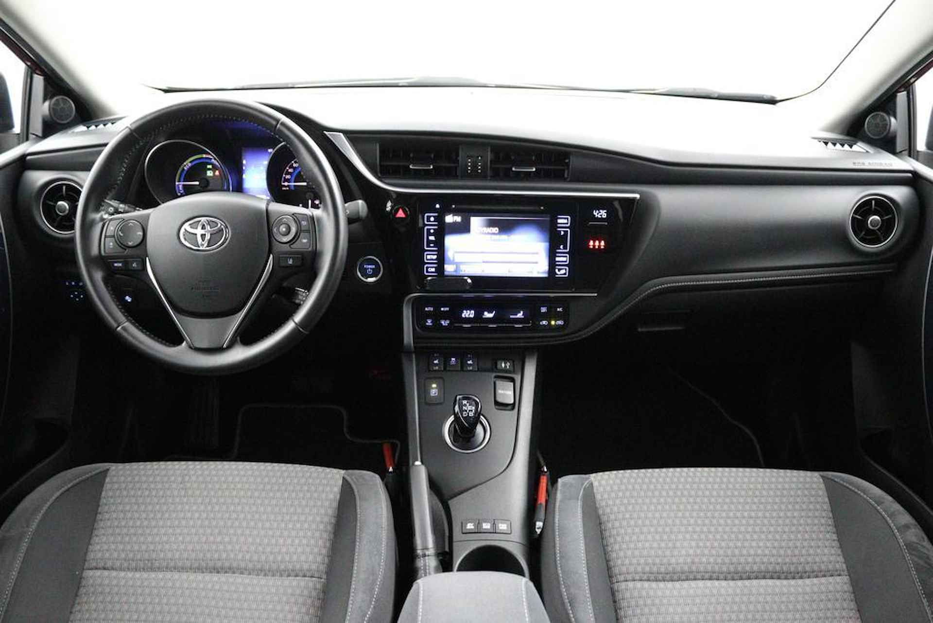 Toyota Auris 1.8 Hybrid Dynamic | Trekhaak | Parkeercamera | Stoelverwarming | Cruisecontrol | - 4/47