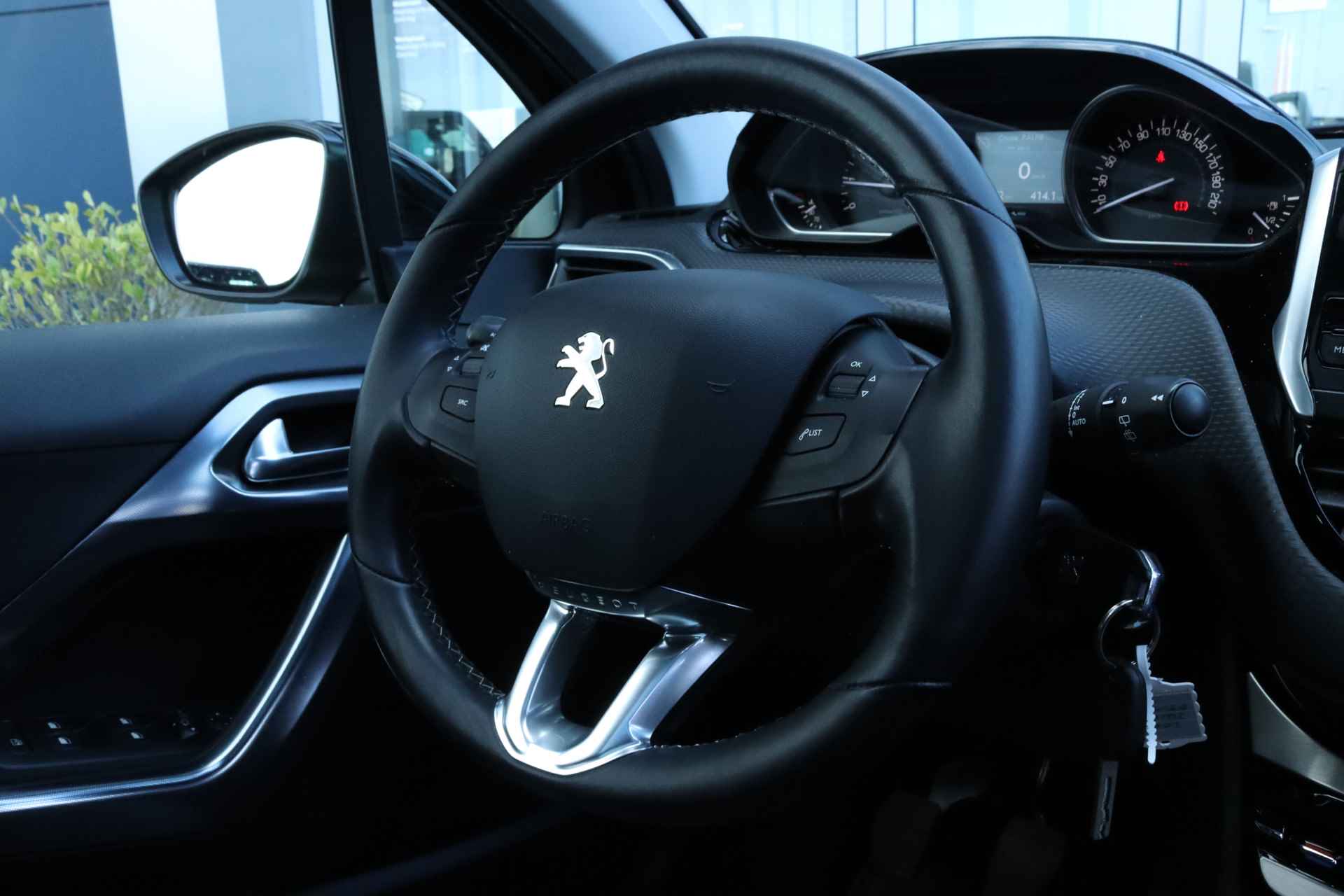 Peugeot 2008 1.2 Turbo Allure - 25/30