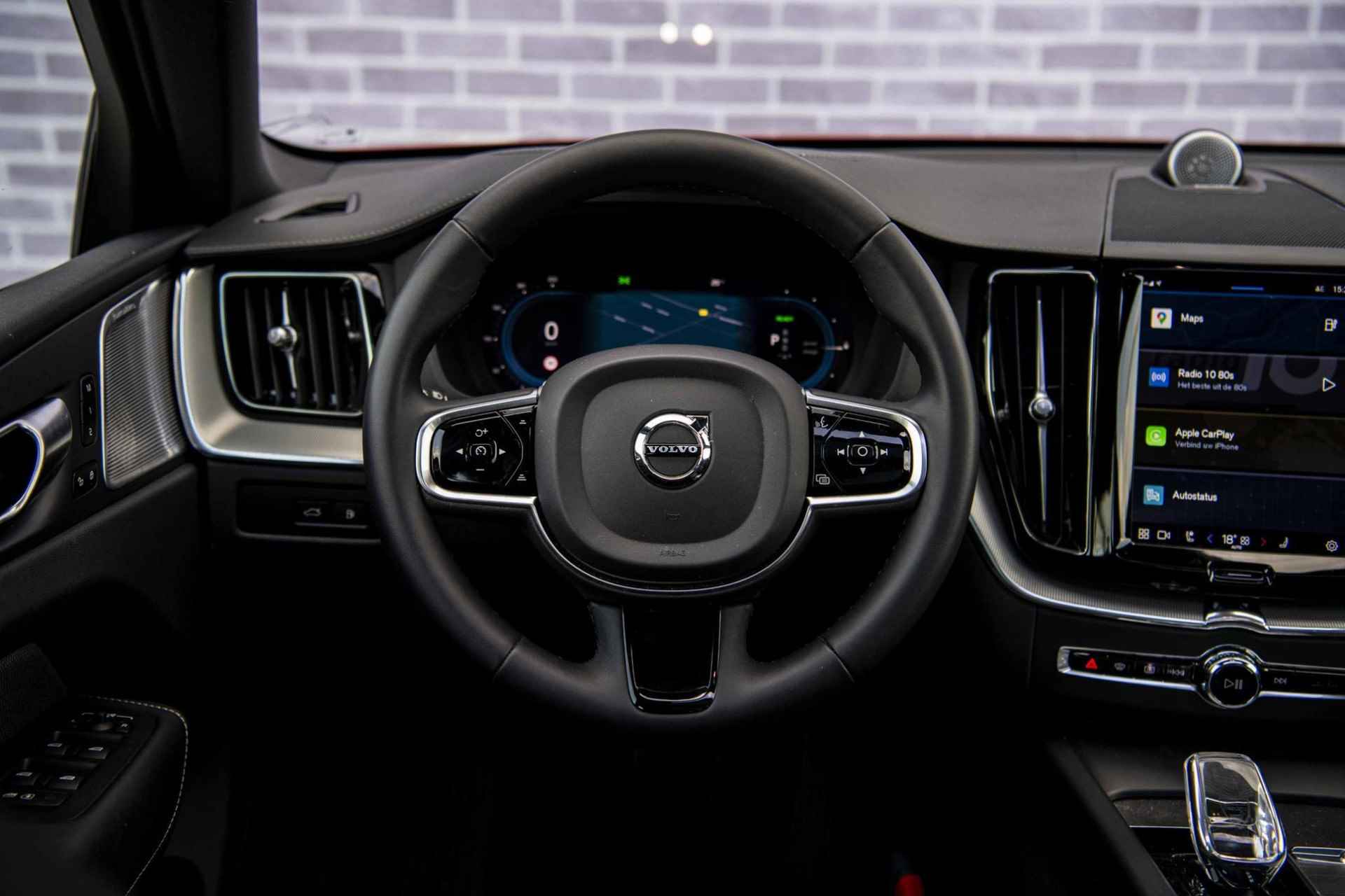 Volvo XC60 2.0 Recharge T6 AWD Ultimate Dark | Trekhaak | Luchtvering | Bowers & Wilkins | Gelamineerd Glas | Adaptive Cruise | Head Up Display | Memory Seats | - 4/41