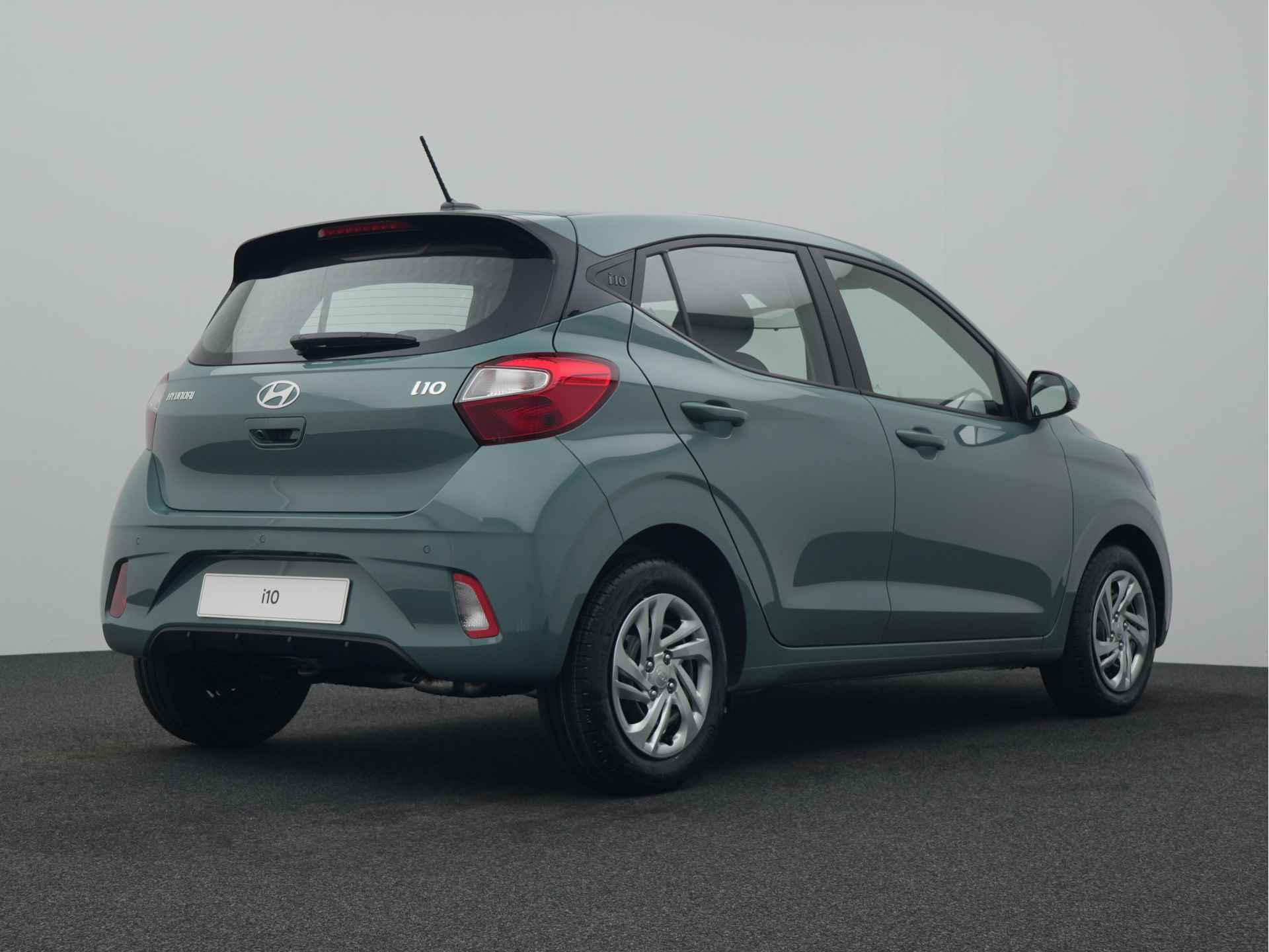 Hyundai i10 1.0 Comfort Smart 5-zits AUTOMAAT met Navigatie, Camera en Airconditioning Uit voorraad leverbaar! - 3/37