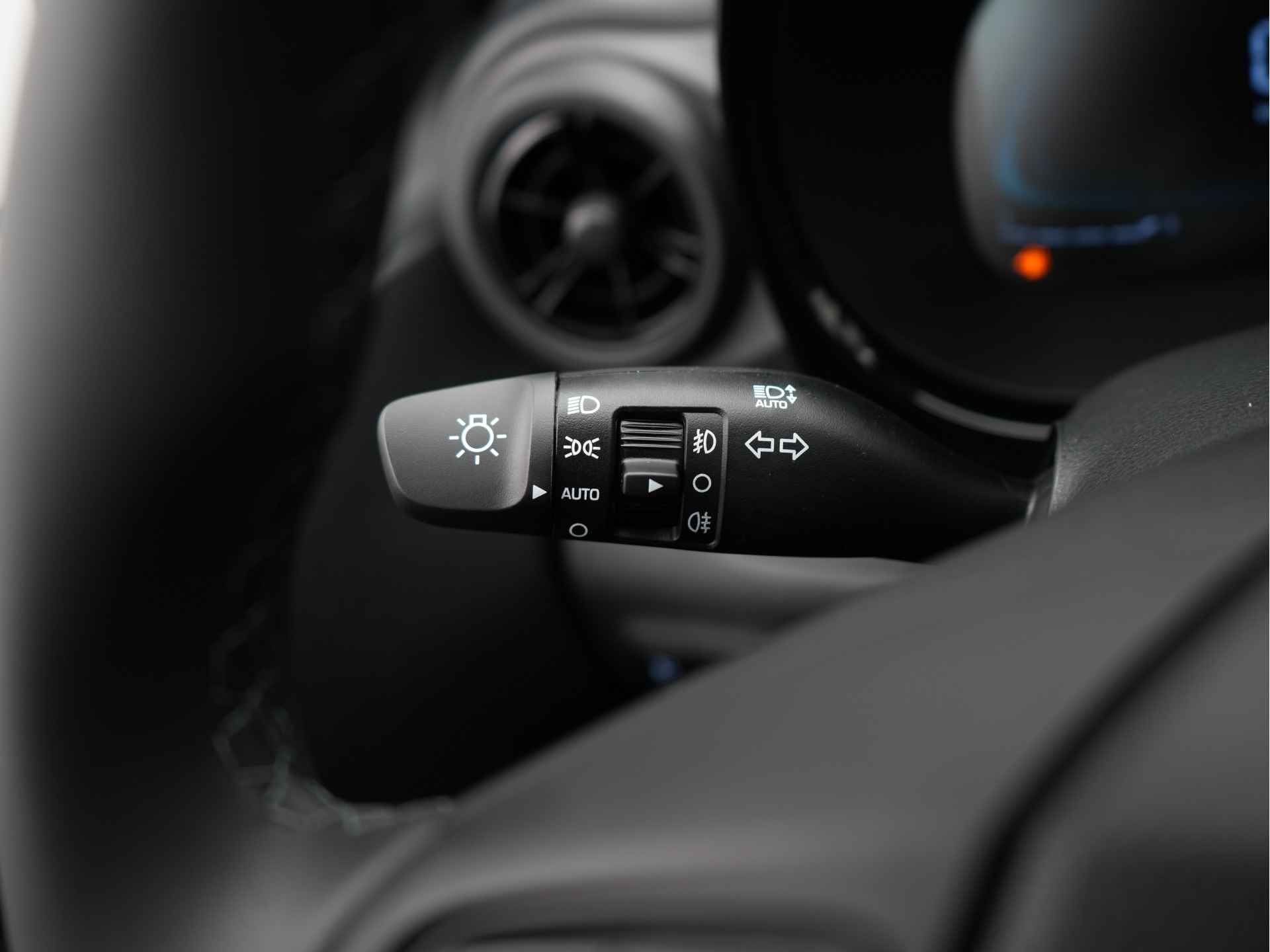 Hyundai i10 1.0 Comfort Smart 5-zits AUTOMAAT met Navigatie, Camera en Airconditioning Uit voorraad leverbaar! - 29/37