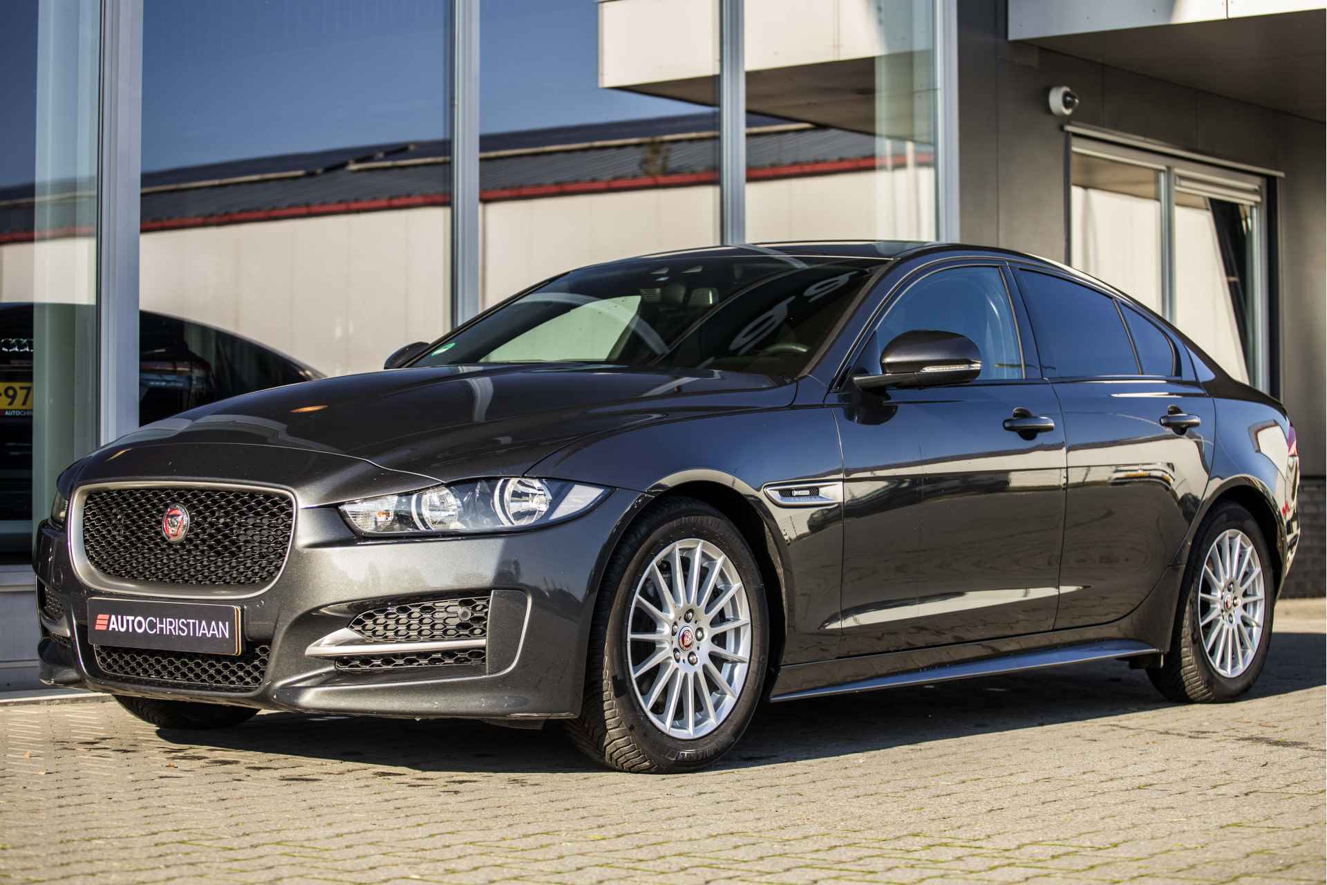 Jaguar XE 2.0 D Portfolio | NL Auto | Camera - 13/37