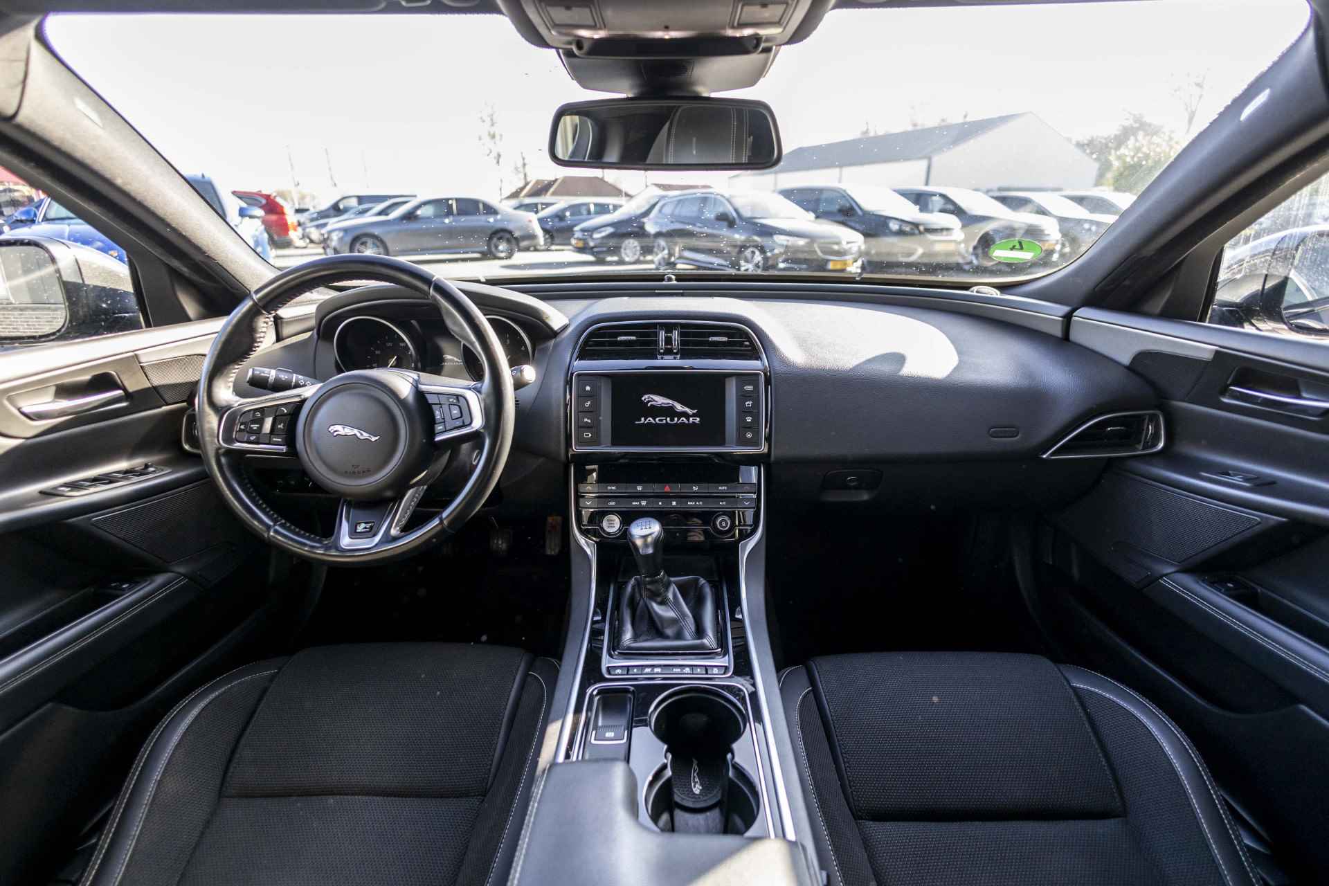 Jaguar XE 2.0 D Portfolio | NL Auto | Camera - 29/37