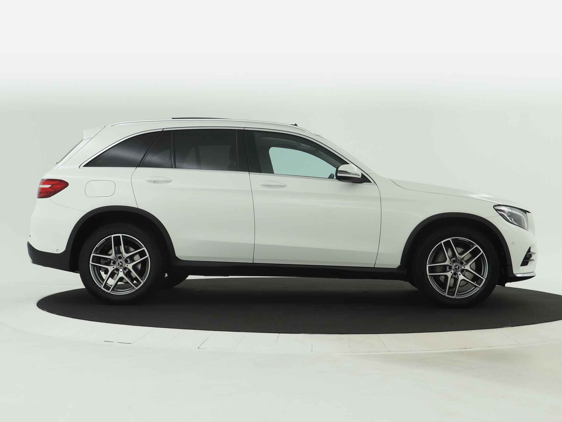 Mercedes-Benz GLC 250 4MATIC Premium Plus | Panoramadak | 5 spaaks lichtmetalen velgen | Navigatie | Parkings support | - 16/46