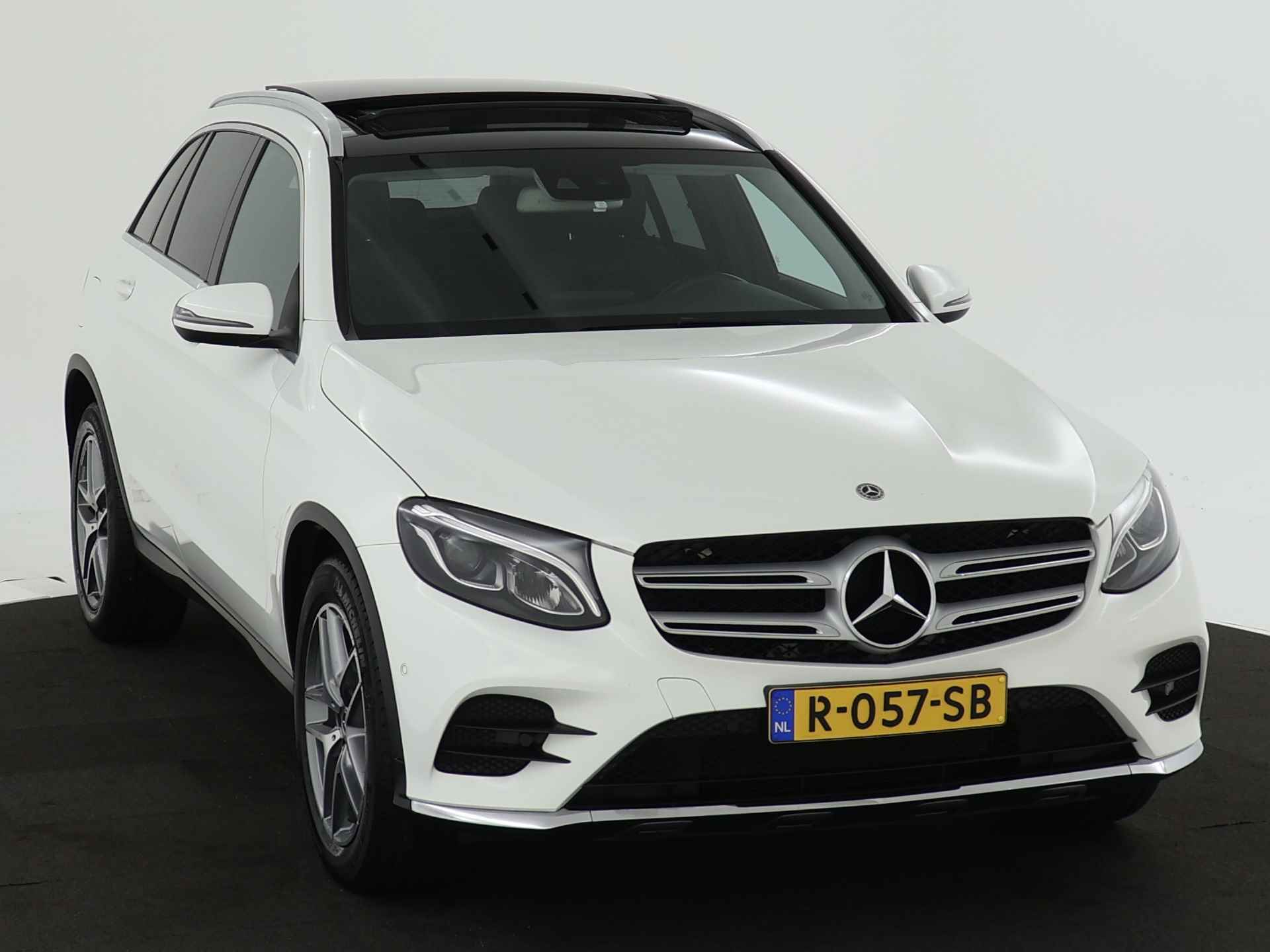 Mercedes-Benz GLC 250 4MATIC Premium Plus | Panoramadak | 5 spaaks lichtmetalen velgen | Navigatie | Parkings support | - 30/46