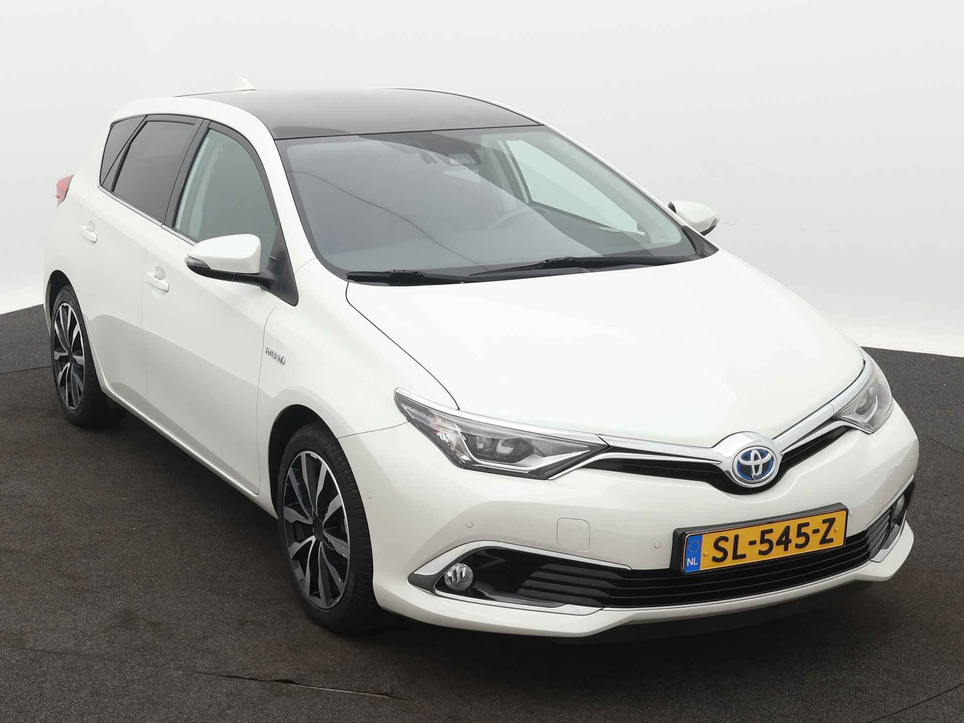 Toyota Auris 1.8 Hybrid Executive | Panoramadak | Navigatie | Camera | LM Velgen | Stoelverwarming | Parkeerhulp | LED | - 30/43