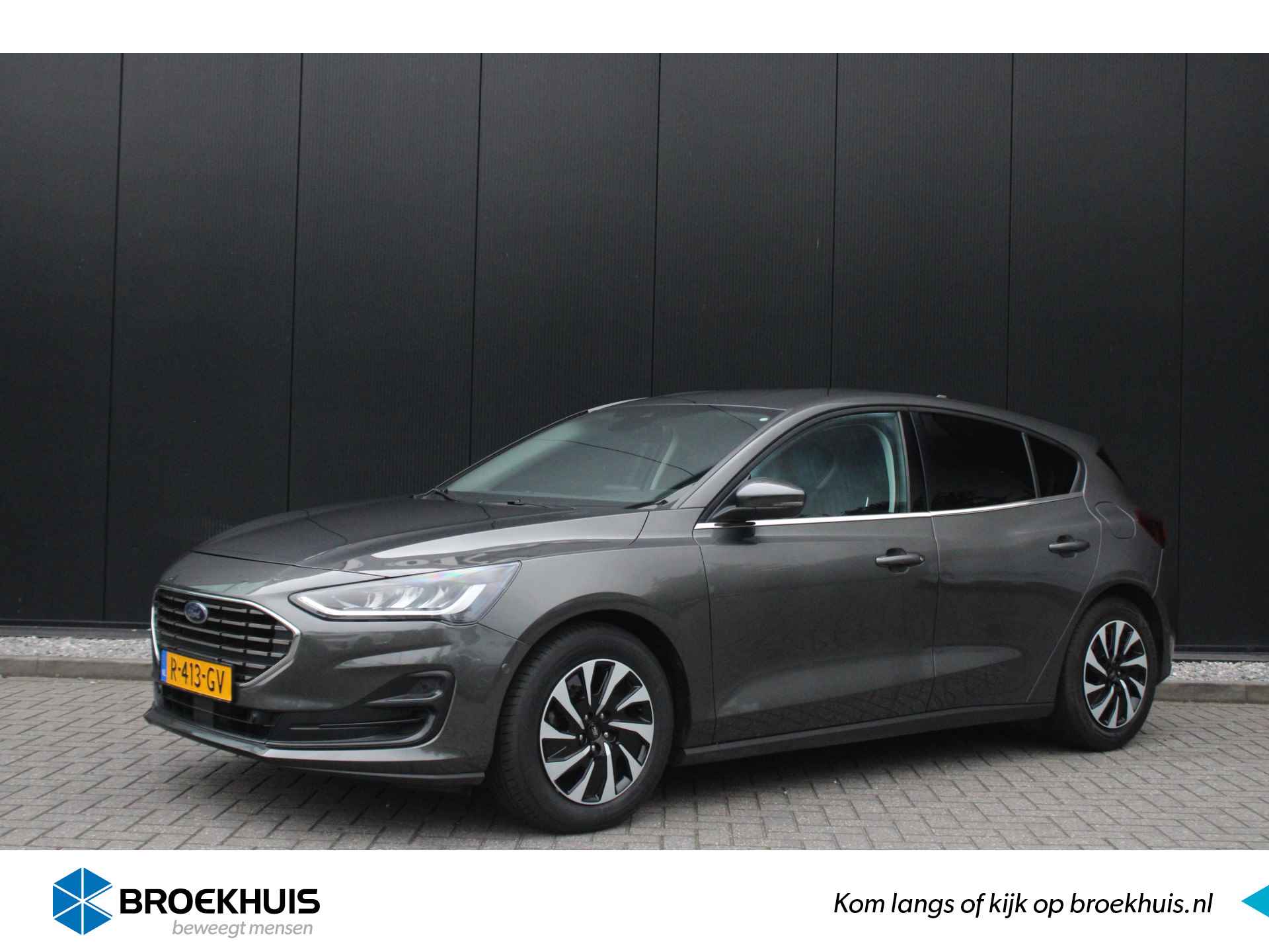 Ford Focus 1.0 125PK Hybrid Titanium Winterpack | Camera | Stuur/Stoel verarming | Navigatie | Automatisch inparkeren - 1/39