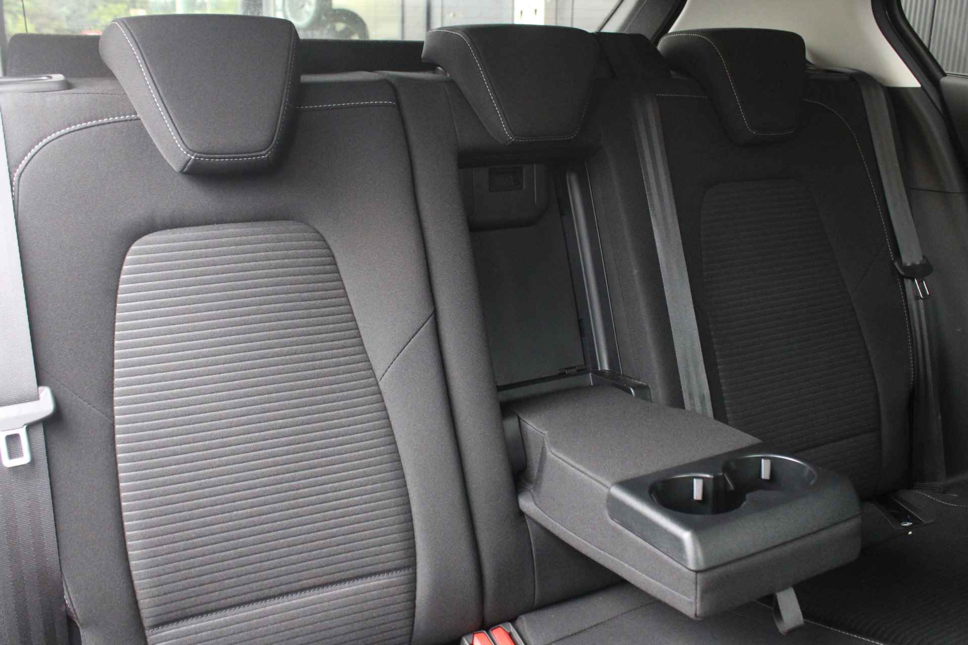 Ford Focus 1.0 125PK Hybrid Titanium Winterpack | Camera | Stuur/Stoel verarming | Navigatie | Automatisch inparkeren - 12/39