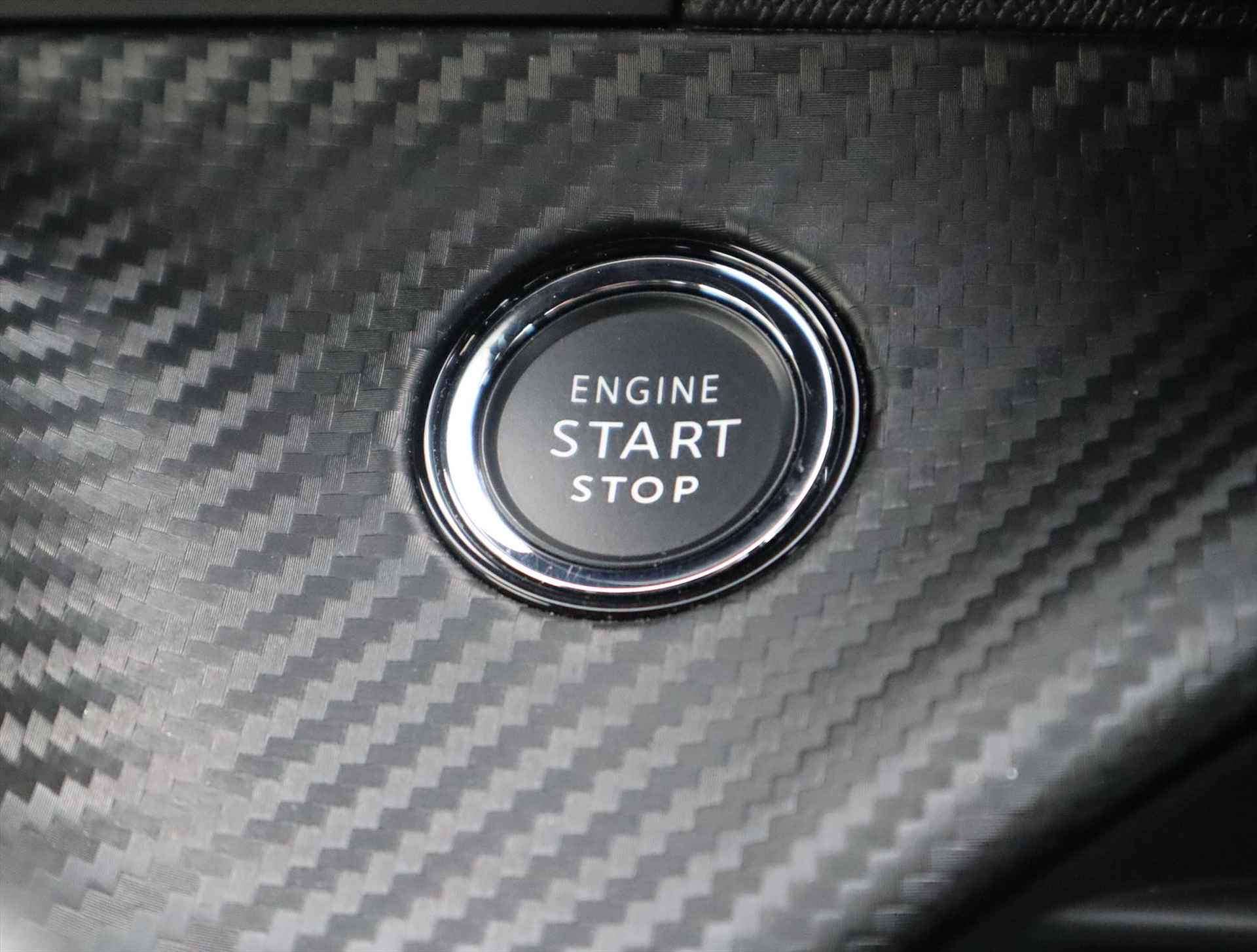 Peugeot e-2008 GT Pack EV 50kWh 136PK Automaat, Rijklaarprijs, Navigatie Stoelverwarming Adaptieve cruise control - 40/80
