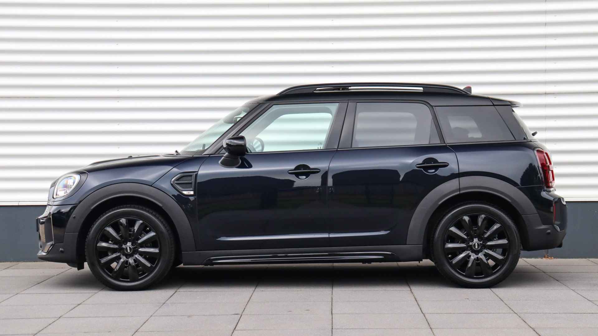 MINI Countryman 1.5 Cooper | Panoramadak | Head-up | Stuurwielverwarming | Comfort Access | Achteruitrijcamera - 2/34