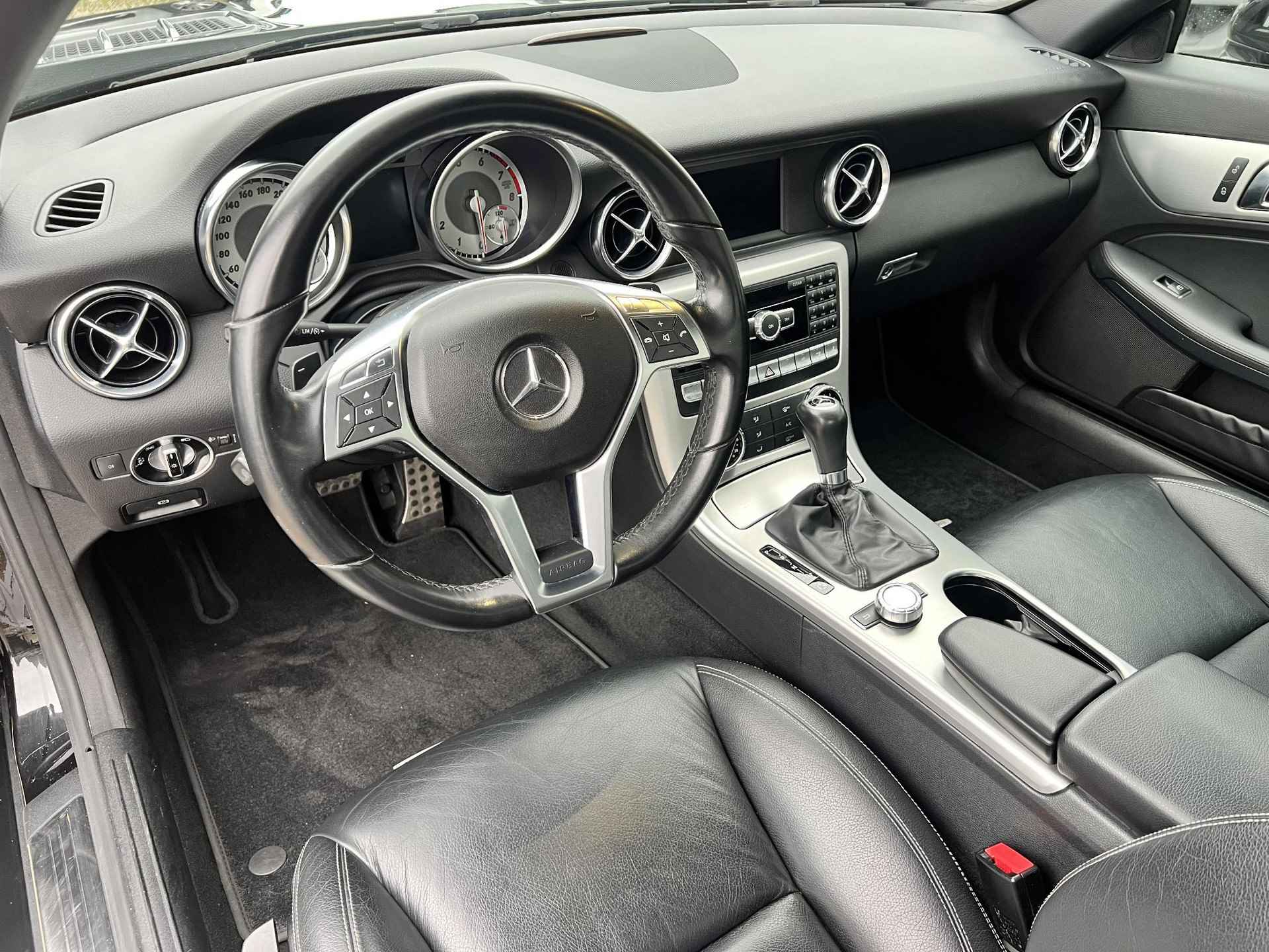 Mercedes-Benz SLK-klasse 200 Automaat / Cruise Control/ Stoel en nekverwarming / Navi / Sportonderstel / Licht & regensensor / Vol leder / - 12/37