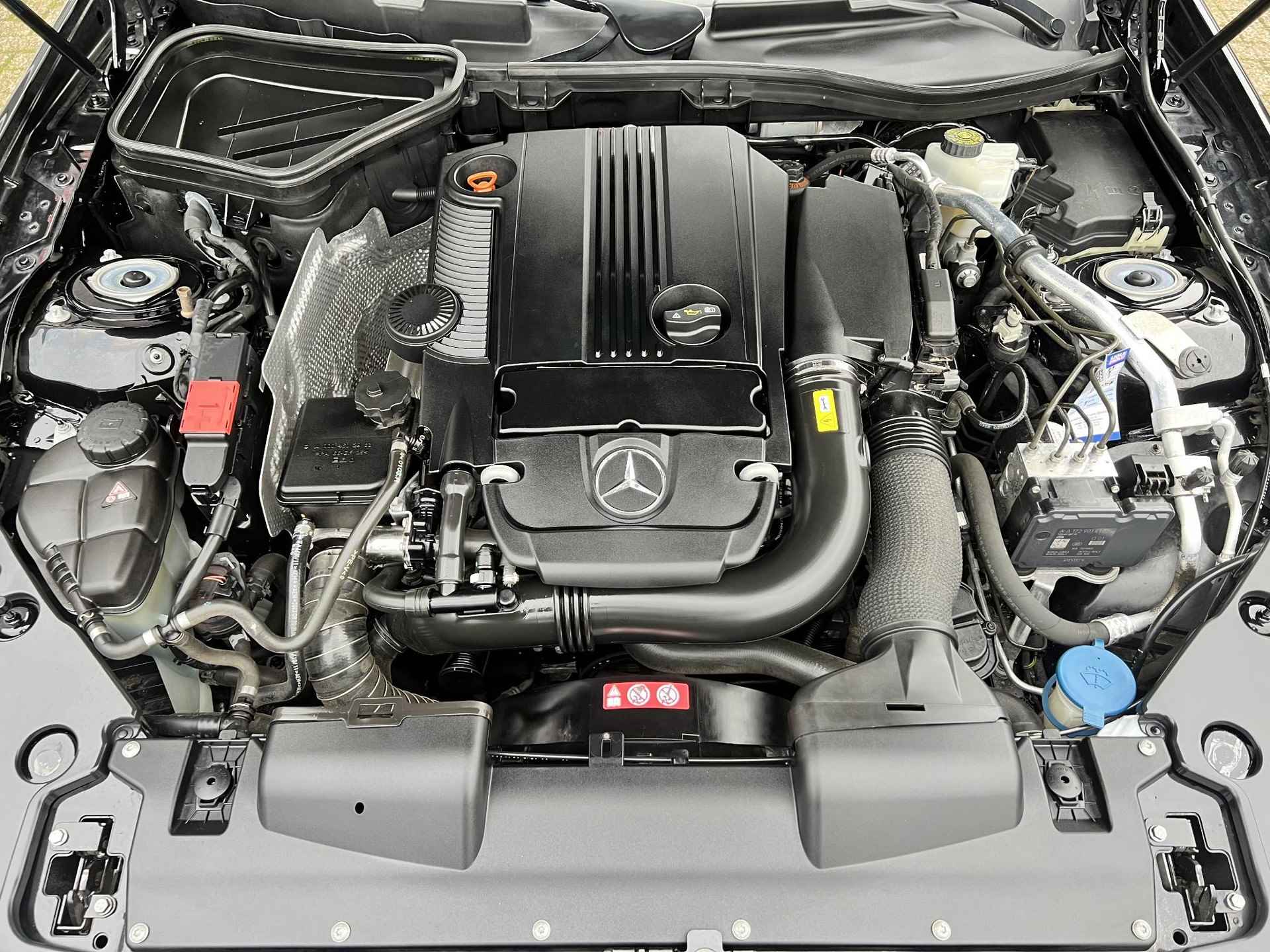 Mercedes-Benz SLK-klasse 200 Automaat / Cruise Control/ Stoel en nekverwarming / Navi / Sportonderstel / Licht & regensensor / Vol leder / - 31/37