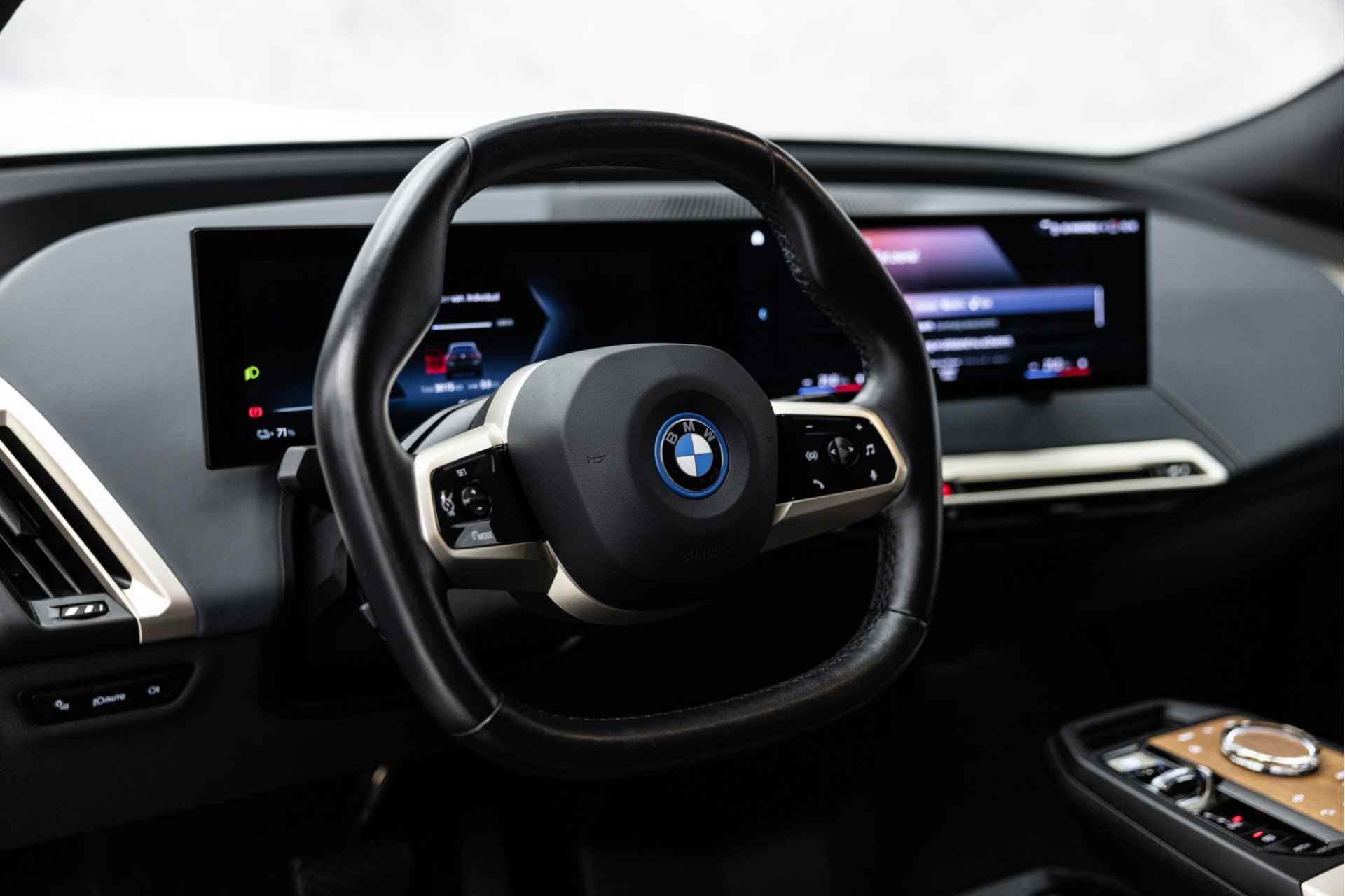 BMW iX xDrive40 High Executive 77 kWh | Sport | Pano Sky Lounge | Harman-Kardon - 43/71