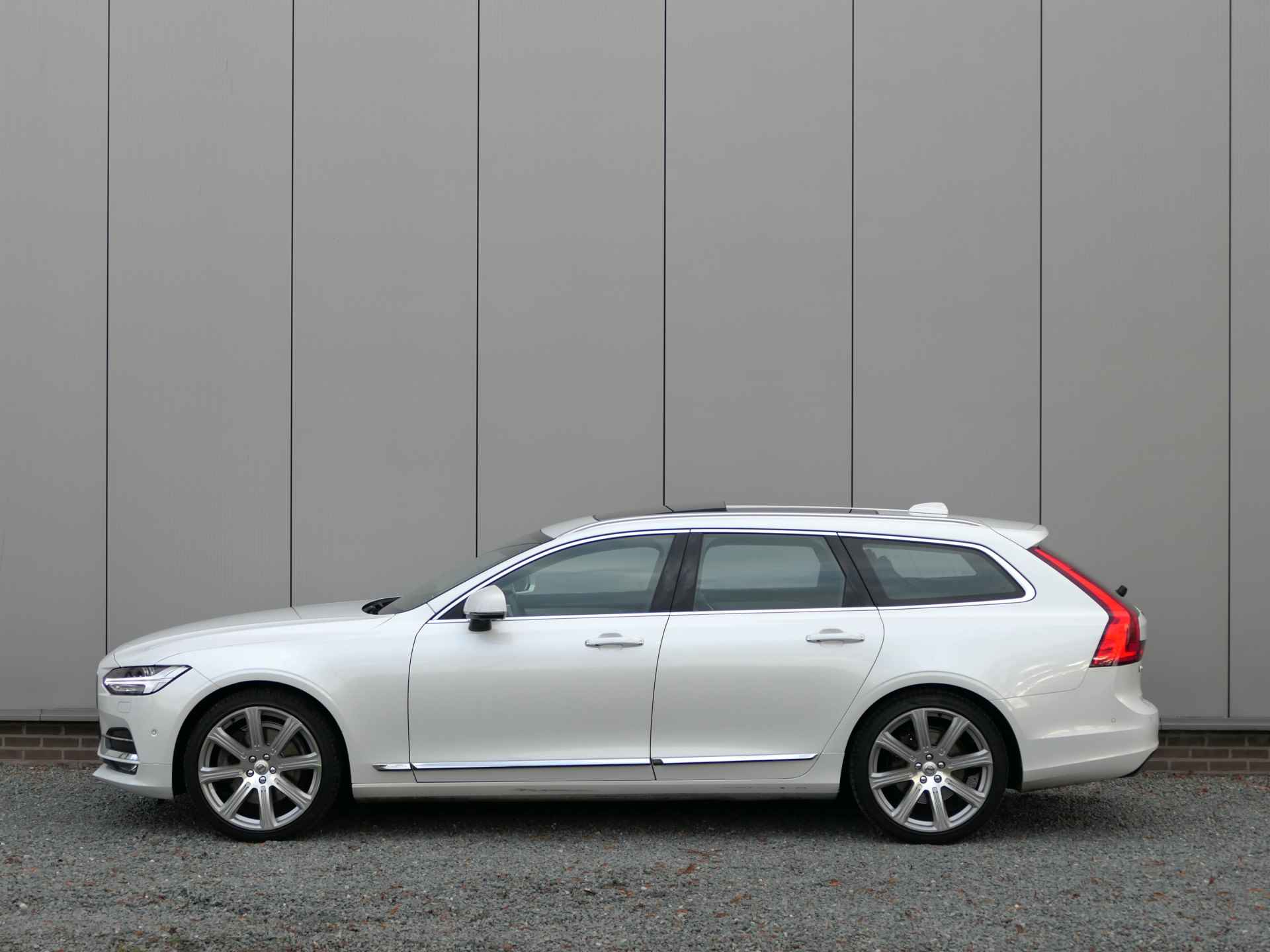 Volvo V90 T5 AUT Inscription Panoramadak / Bowers & Wilkins / 360° / Four-C / HUD / Apple CarPlay - 6/23