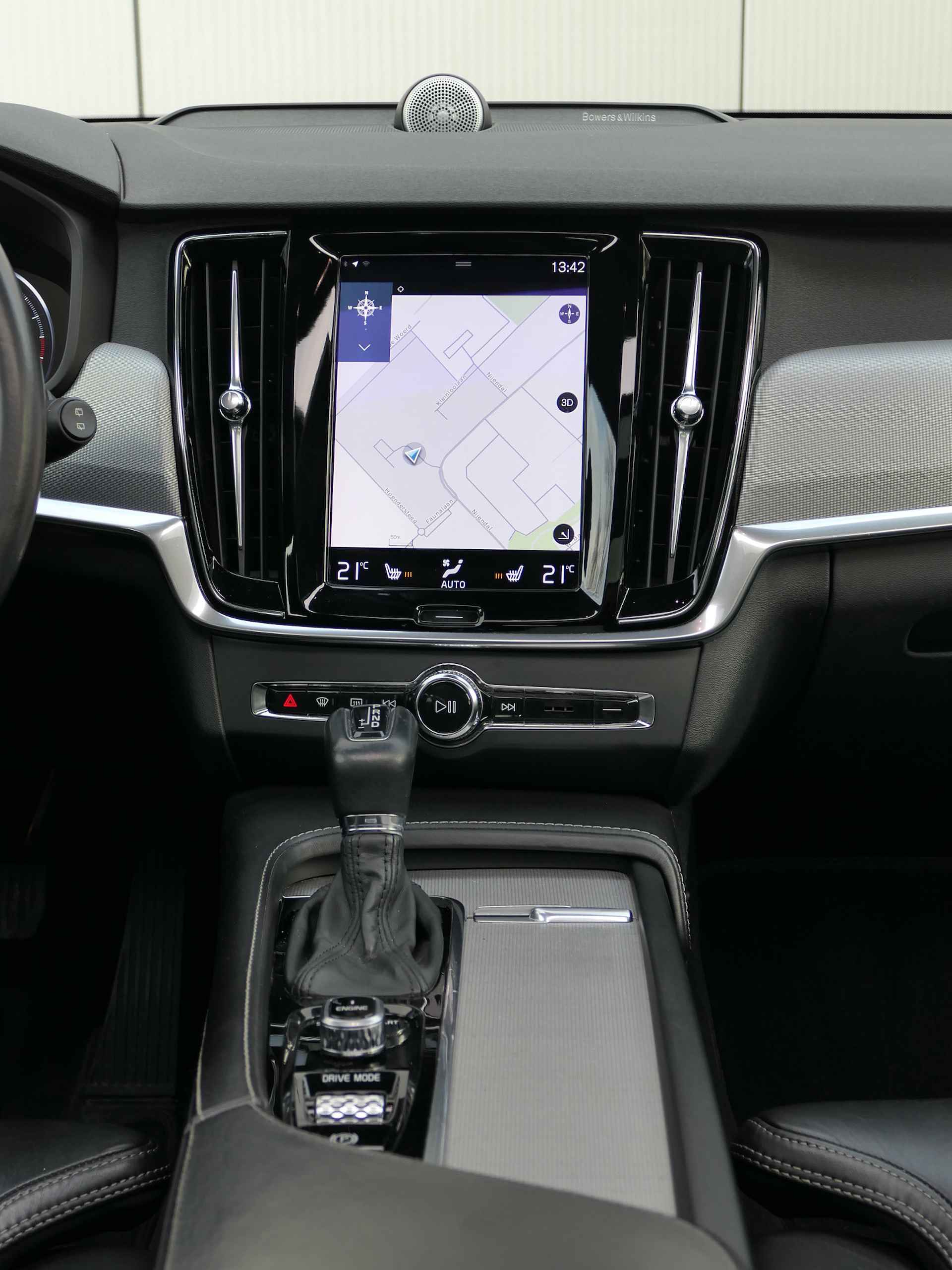 Volvo V90 T5 AUT Inscription Panoramadak / Bowers & Wilkins / 360° / Four-C / HUD / Apple CarPlay - 21/23