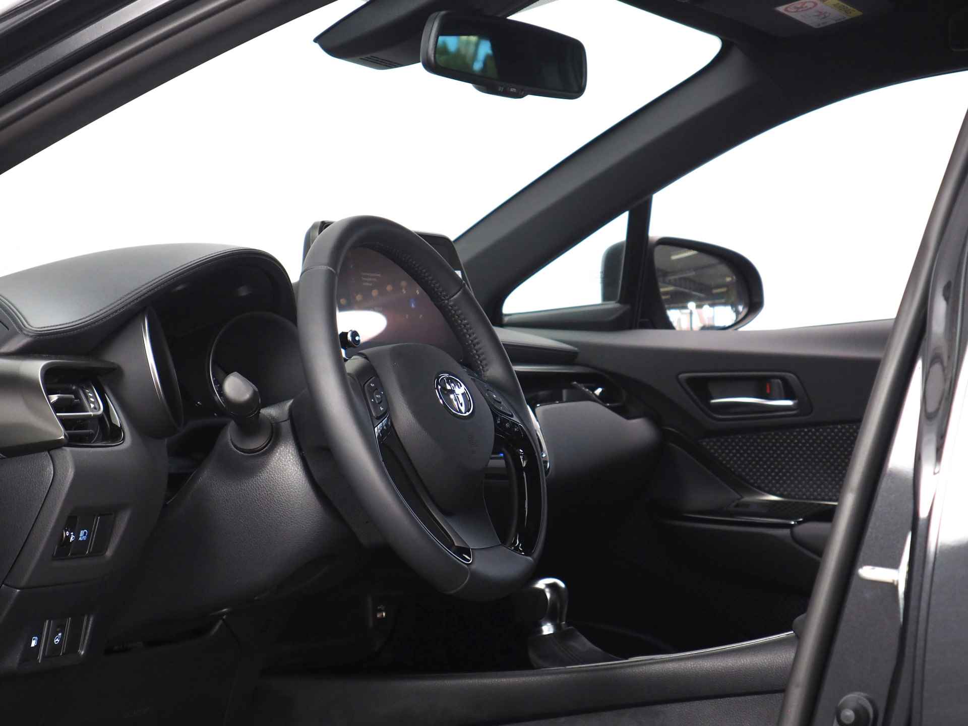 Toyota C-HR 1.8 Hybrid Style Plus | Noodremfunctie (met stuurcorrectie) | Dodehoekdetectie | Android Auto/ Apple CarPlay | Adaptive Cruise Control | Lane Assist - 9/44