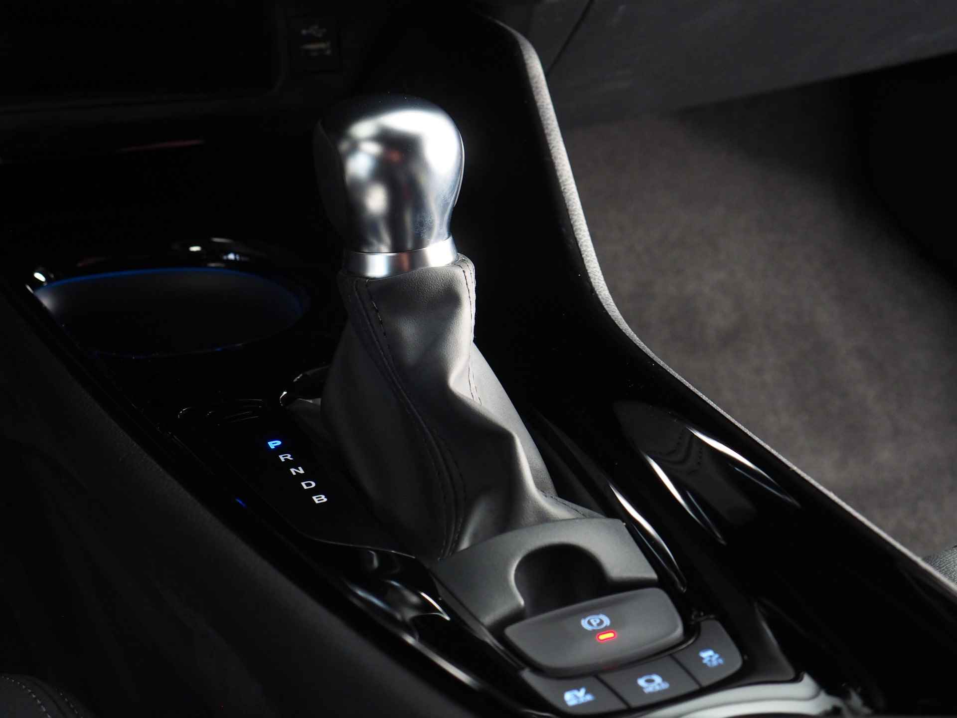 Toyota C-HR 1.8 Hybrid Style Plus | Noodremfunctie (met stuurcorrectie) | Dodehoekdetectie | Android Auto/ Apple CarPlay | Adaptive Cruise Control | Lane Assist - 26/44