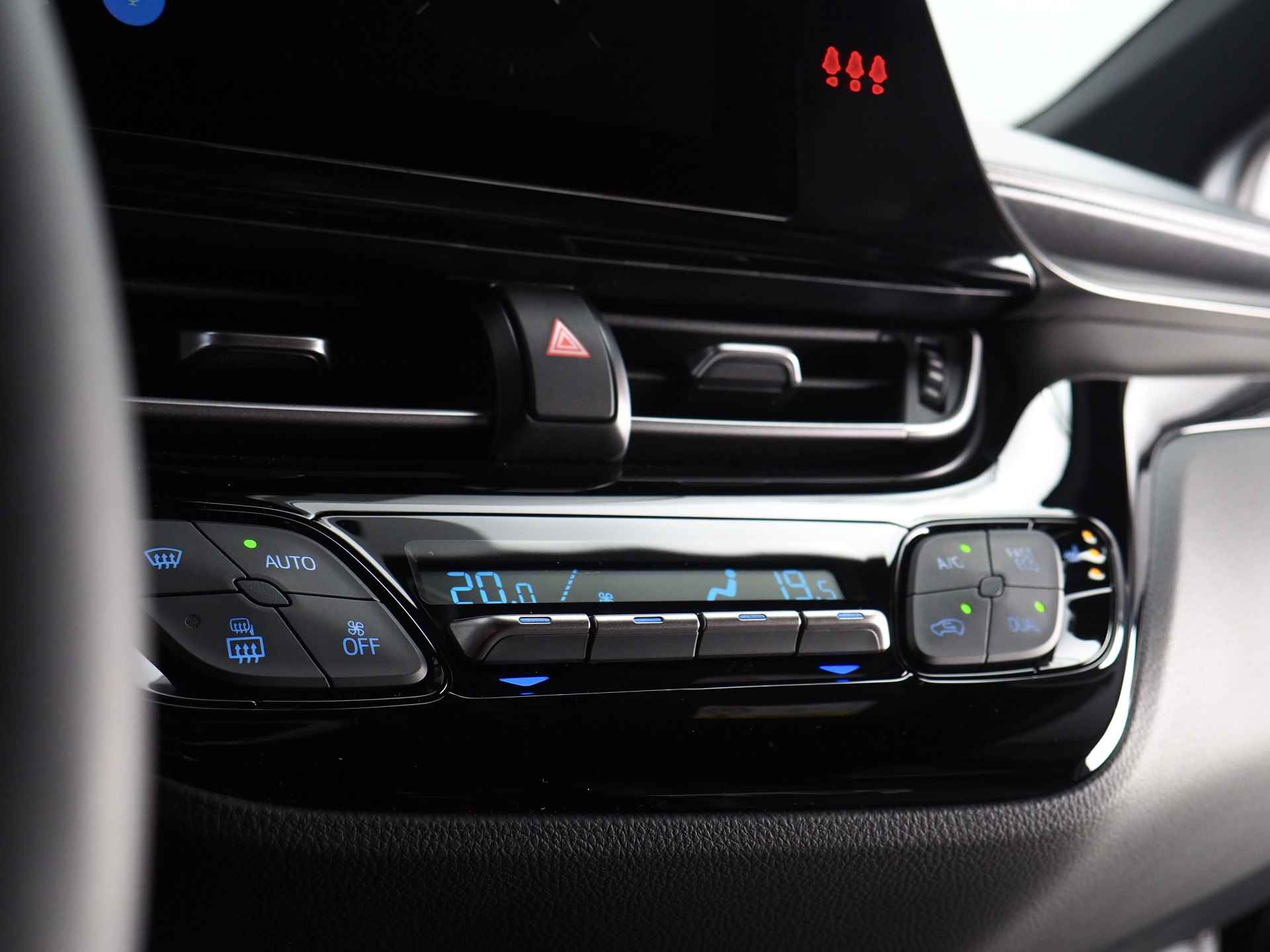 Toyota C-HR 1.8 Hybrid Style Plus | Noodremfunctie (met stuurcorrectie) | Dodehoekdetectie | Android Auto/ Apple CarPlay | Adaptive Cruise Control | Lane Assist - 28/44