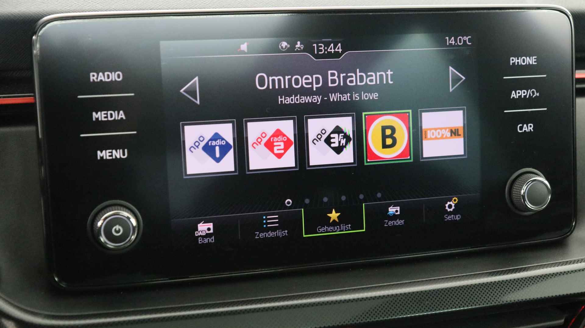 Škoda Scala 1.0 TSI 110pk Sport Business DSG / Apple Carplay / Panoramadak / Camera / Cruise Control - 25/36