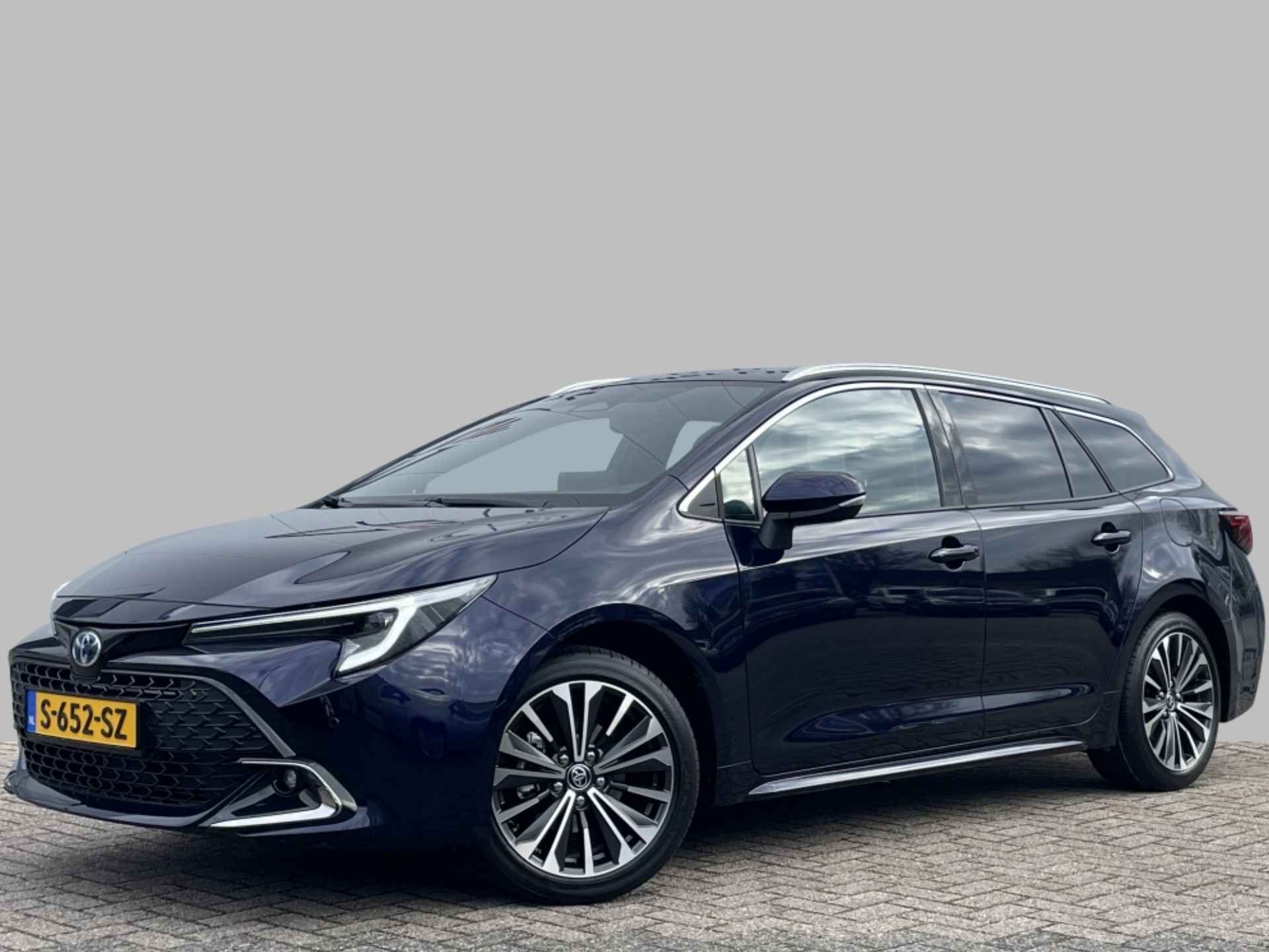Toyota Corolla Touring Sports 1.8 Hybrid First Edition Automaat 140PK Demo Navi Cruise PDC Cli - 1/32