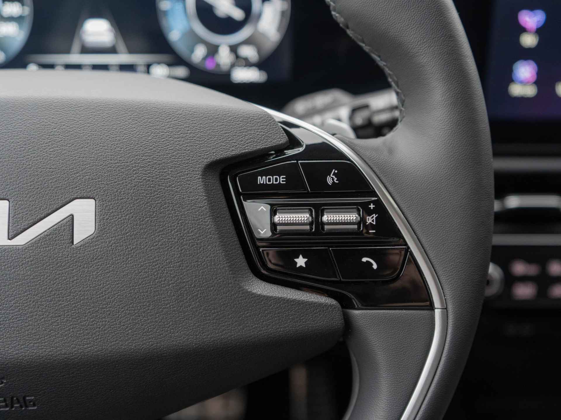 Kia Niro EV ExecutiveLine 64.8 kWh | Snel rijden | Head up display | Harman en kardon audio | - 17/35