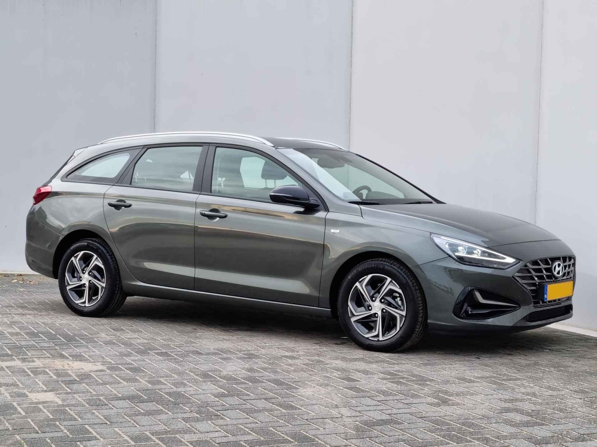 Hyundai i30 Wagon 1.0 T-GDi MHEV Comfort Smart Automaat / Private Lease Vanaf €629,- / Navigatie / Android Auto & Apple Carplay / - 18/42