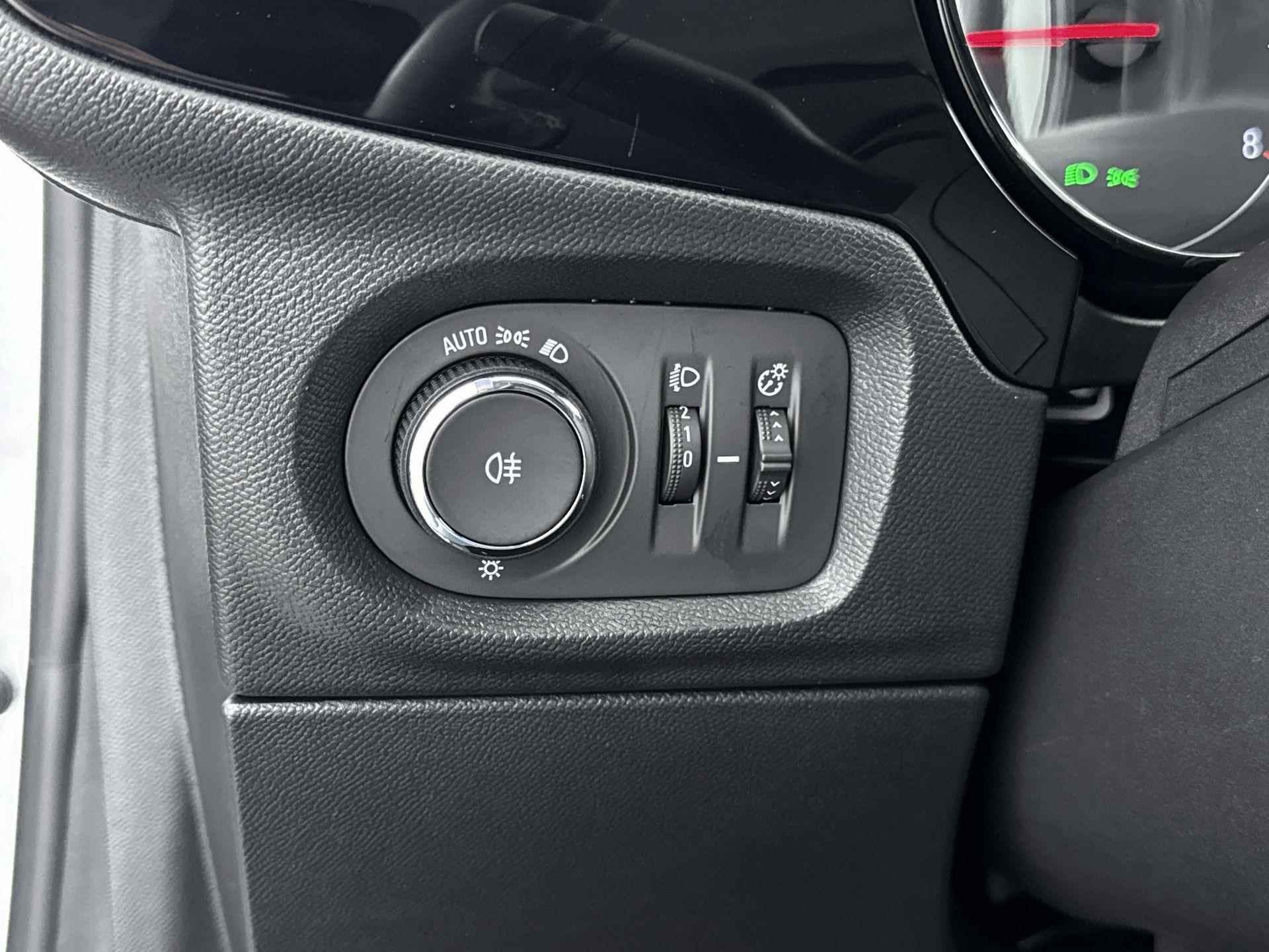 Opel Corsa Edition 100pk | Navigatie | Elektrische Ramen Achter | Stuur Verwarmd | Licht Metalen Velgen 16"| Parkeersensoren Achter - 21/35