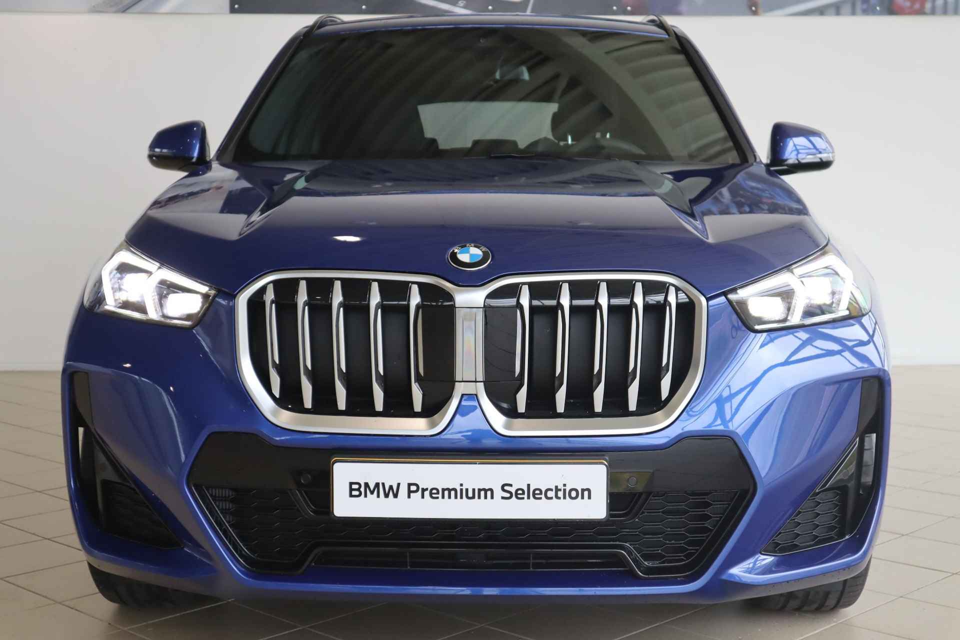 BMW X1 sDrive20i M-Sportpakket Portimao Blau / Premium Pack / Harman Kardon Audio - 5/34