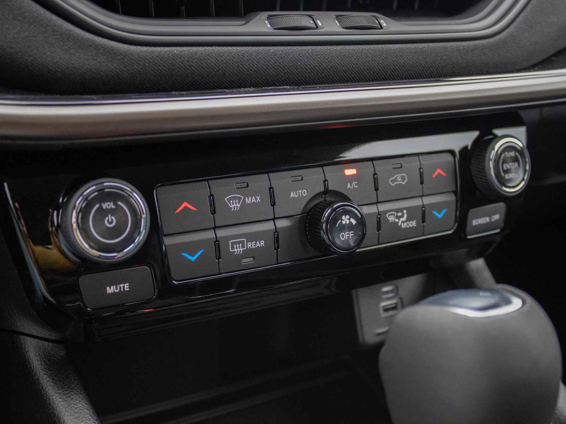 Jeep Compass 1.5T e-Hybrid Upland | Automaat | Navi | 19" | Stoel-/stuurverwarming | Schuif-/kanteldak | LED | Camera | Adapt. Cruise | BSM | Special Serie | Uit voorraad leverbaar ! - 15/30