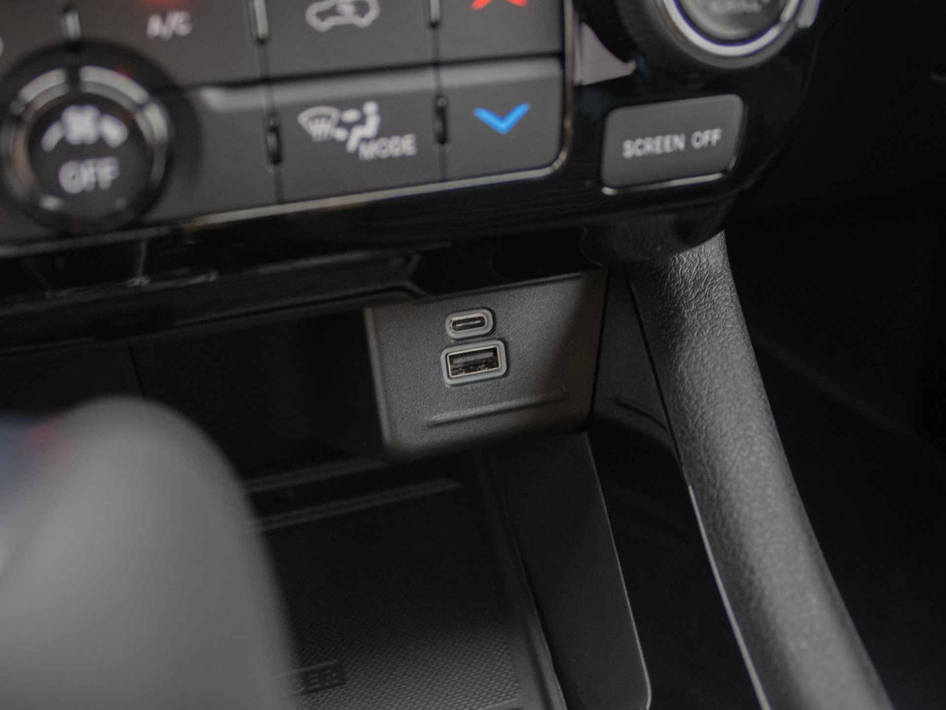 Jeep Compass 1.5T e-Hybrid Upland | Automaat | Navi | 19" | Stoel-/stuurverwarming | Schuif-/kanteldak | LED | Camera | Adapt. Cruise | BSM | Special Serie | Uit voorraad leverbaar ! - 21/30