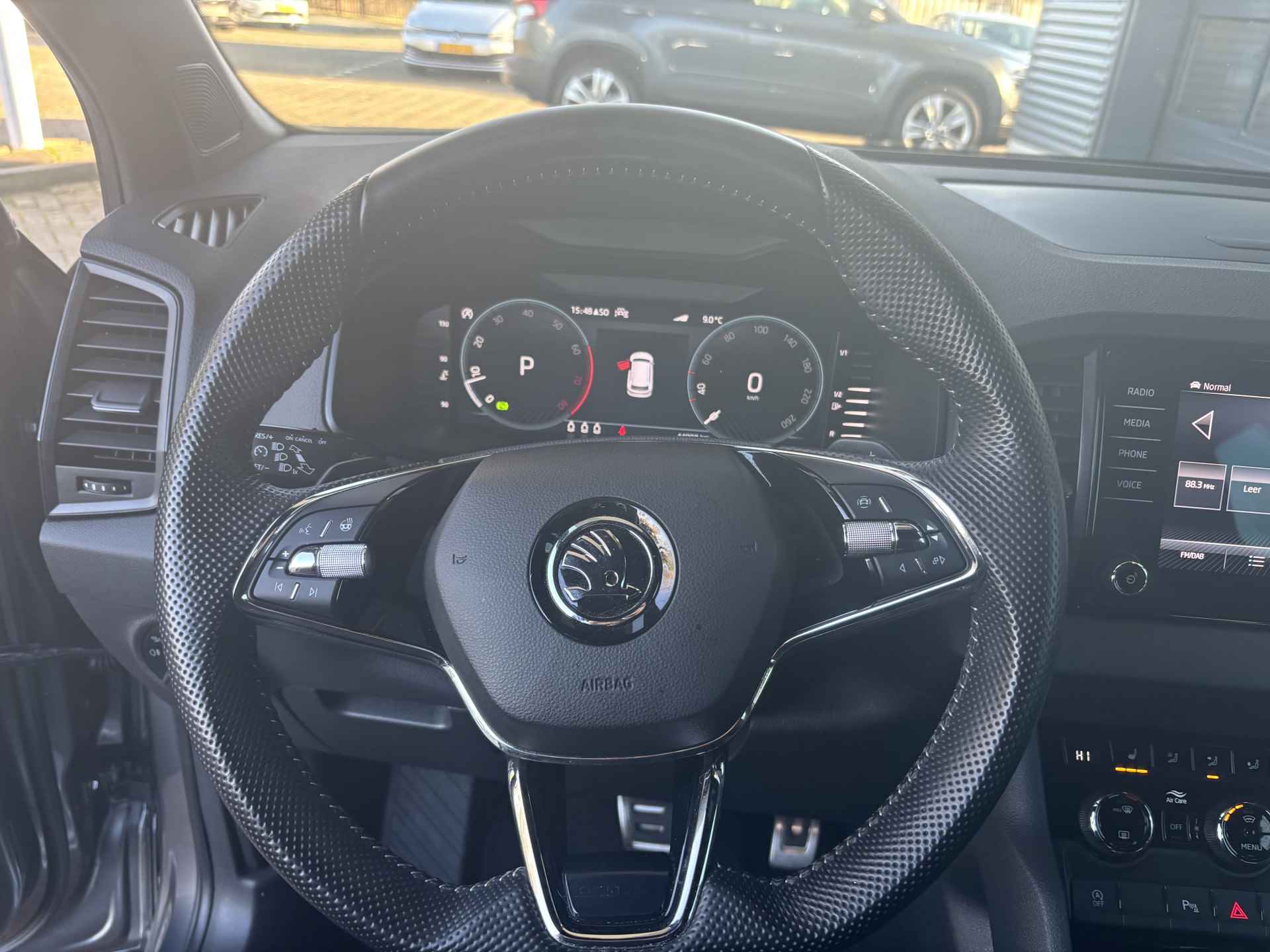 Škoda Karoq 1.5 TSI ACT Sportline Business / Afneembare trekhaak / Achteruitrijcamera / 18" lichtmetalen velgen / Virtual Cockpit / Full LED Matrix koplampen - 23/33