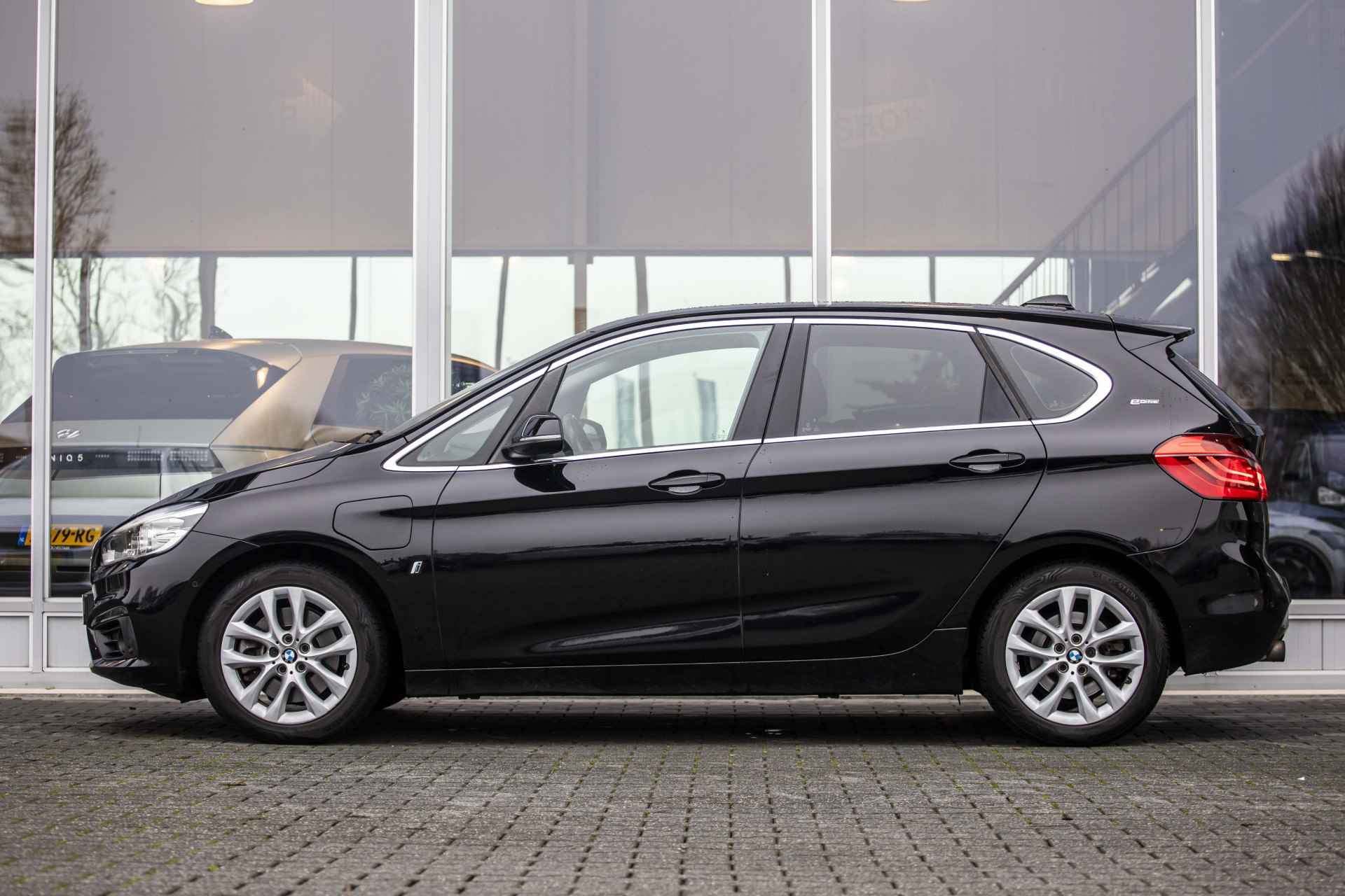 BMW 2 Serie Active Tourer 225xe iPerformance Executive | LED | NL Auto - 8/37