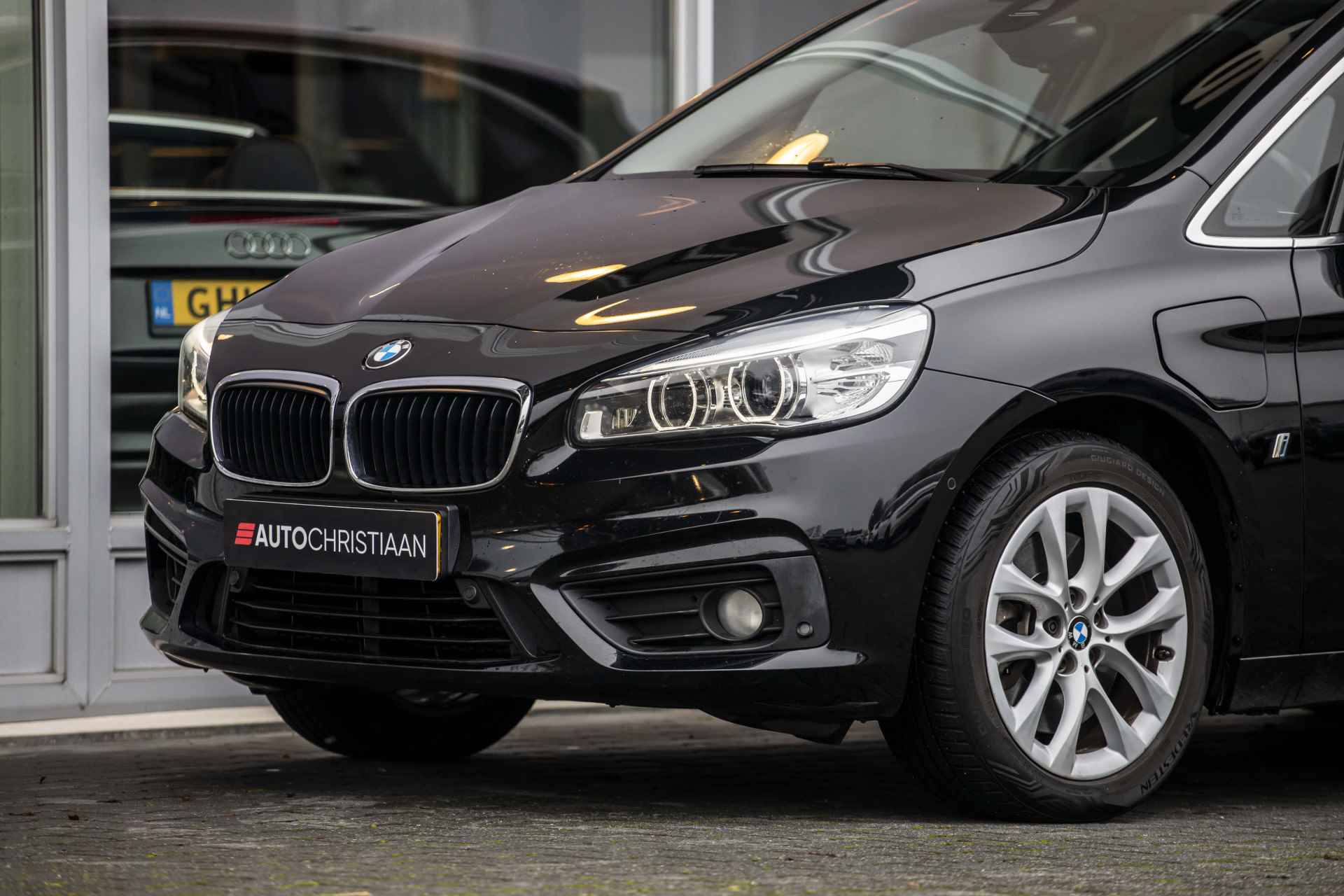 BMW 2 Serie Active Tourer 225xe iPerformance Executive | LED | NL Auto - 14/37