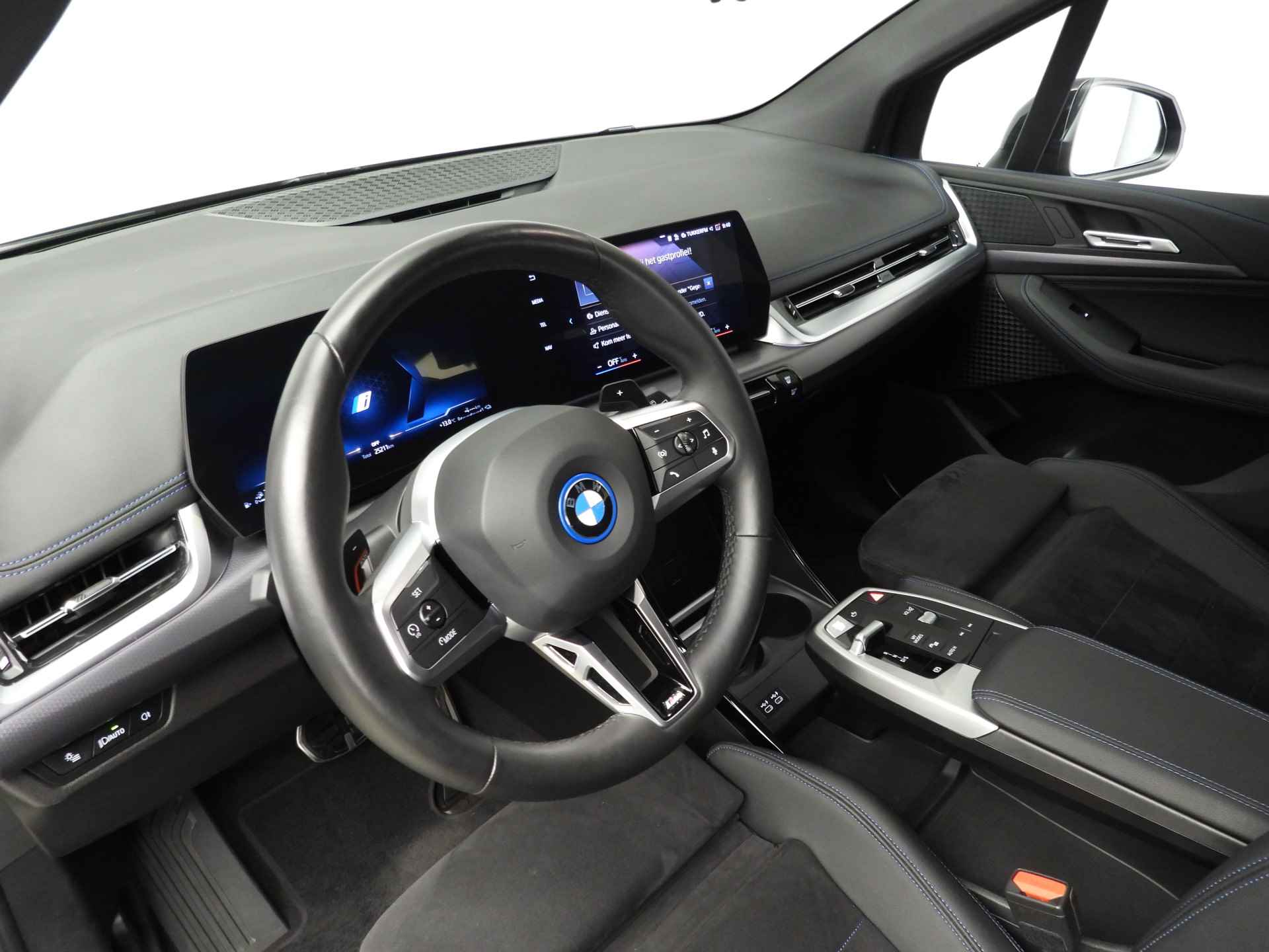 BMW 2 Serie Active Tourer 225e xDrive M-Sportpakket / LED / Navigatie / Keyles go / Chrome line / Sportstoelen / DAB / Alu 17 inch - 5/37