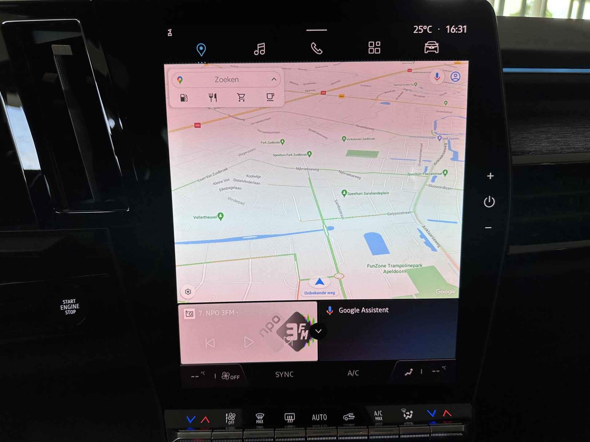 Renault Austral 1.2 E-Tech Hybrid 200 Techno NAVIGATIE | ACHTERUITRIJCAMERA | PARKEERSENSOREN VOOR-EN ACHTER | SIDESTEPS - 29/35