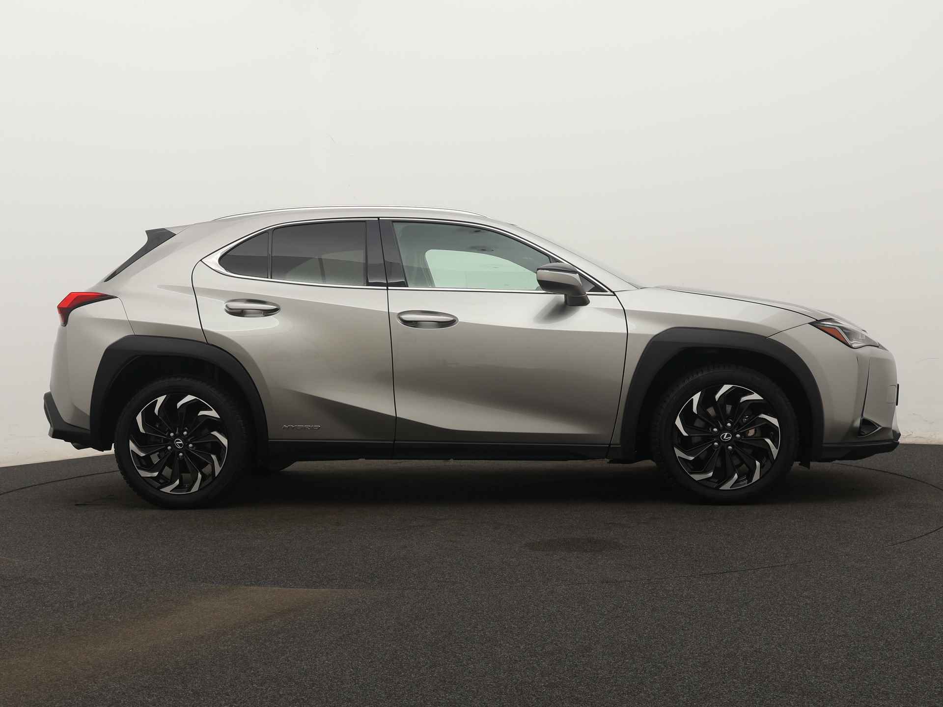 Lexus UX 250H Premium Lease Limited | Navigatie |  Achteruitrijcamera | Climate Control | 18" lichtmetalen velgen | Privacy Glass | - 16/43