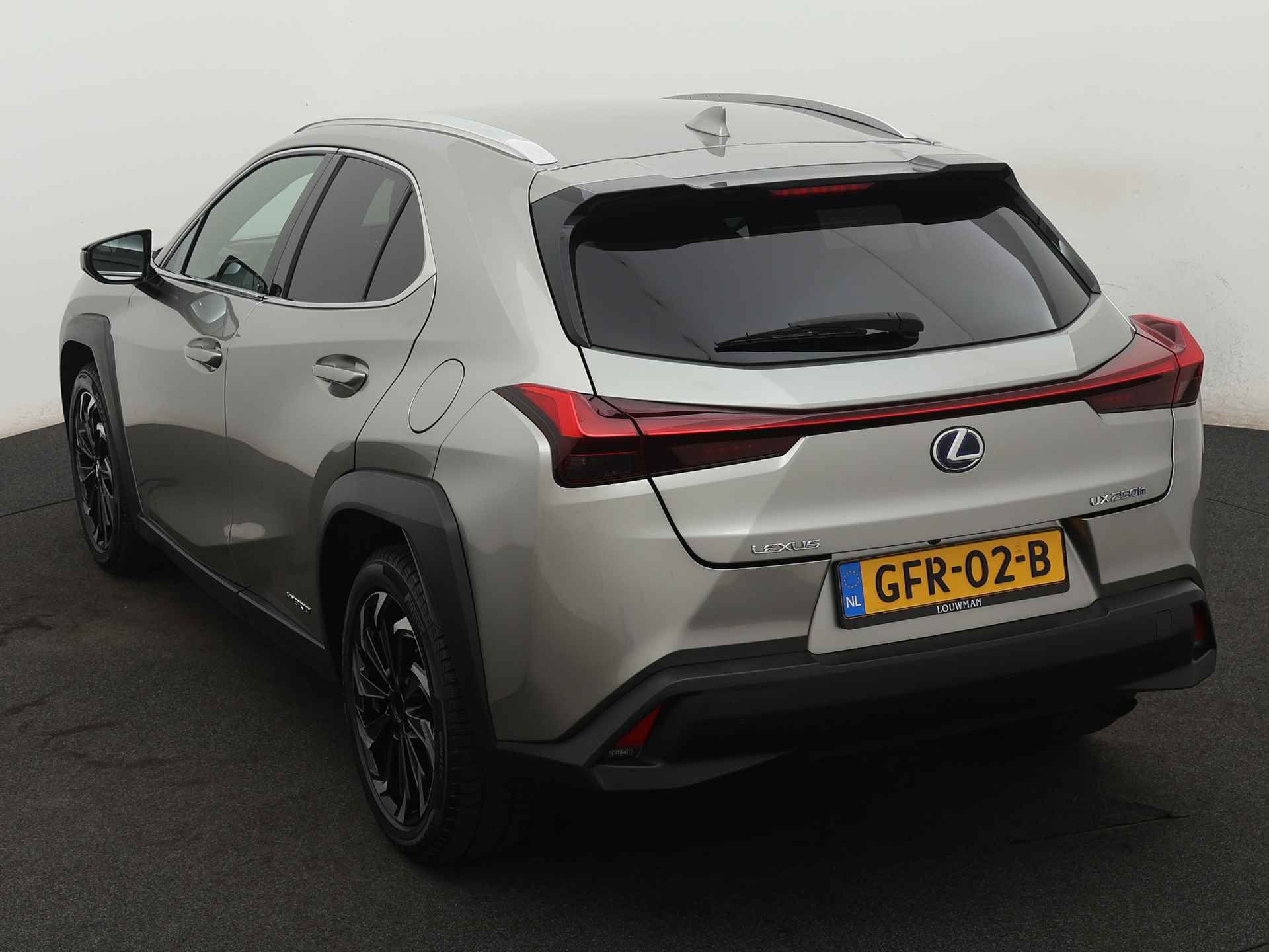 Lexus UX 250H Premium Lease Limited | Navigatie |  Achteruitrijcamera | Climate Control | 18" lichtmetalen velgen | Privacy Glass | - 17/43