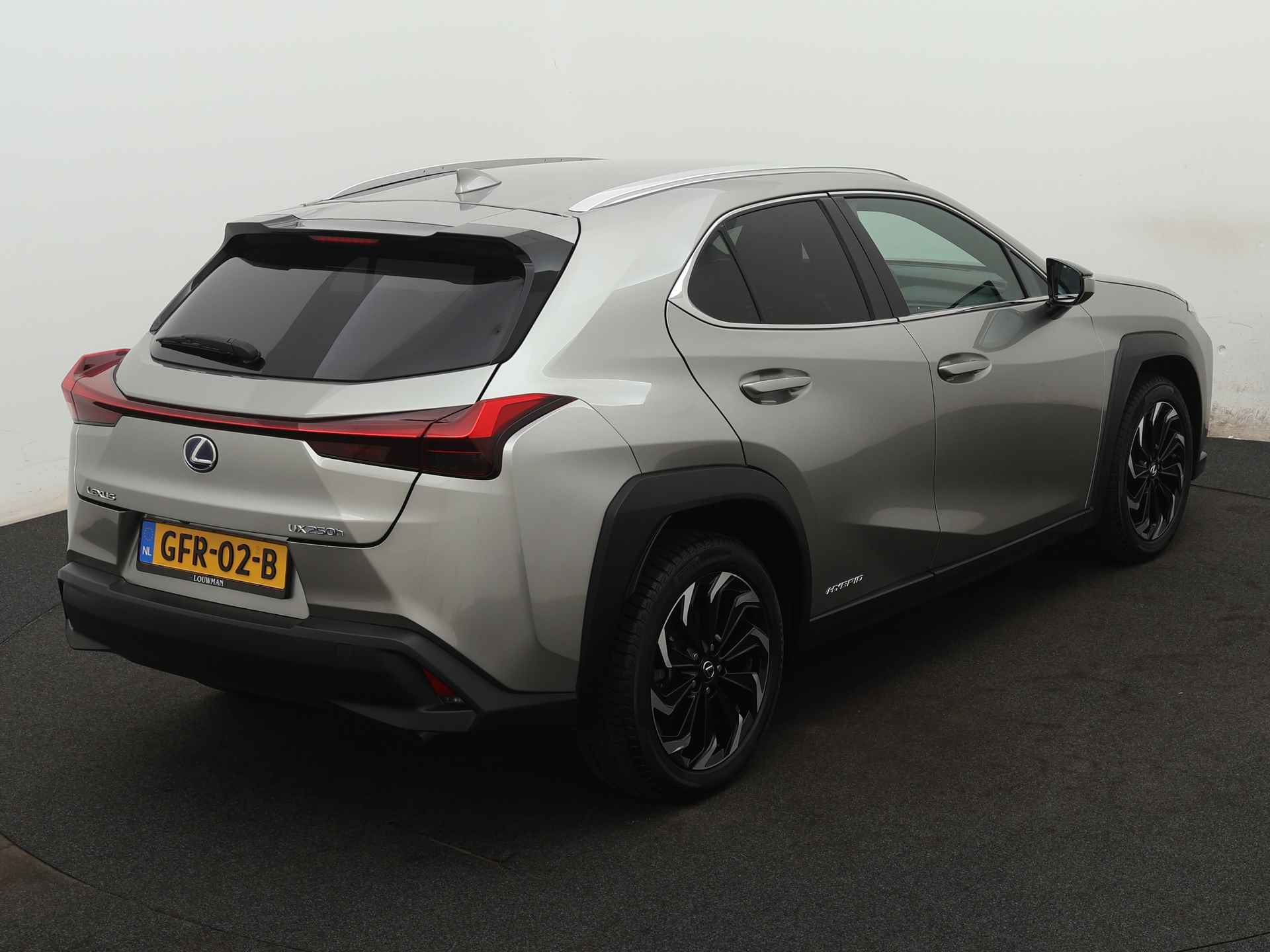 Lexus UX 250H Premium Lease Limited | Navigatie |  Achteruitrijcamera | Climate Control | 18" lichtmetalen velgen | Privacy Glass | - 18/43