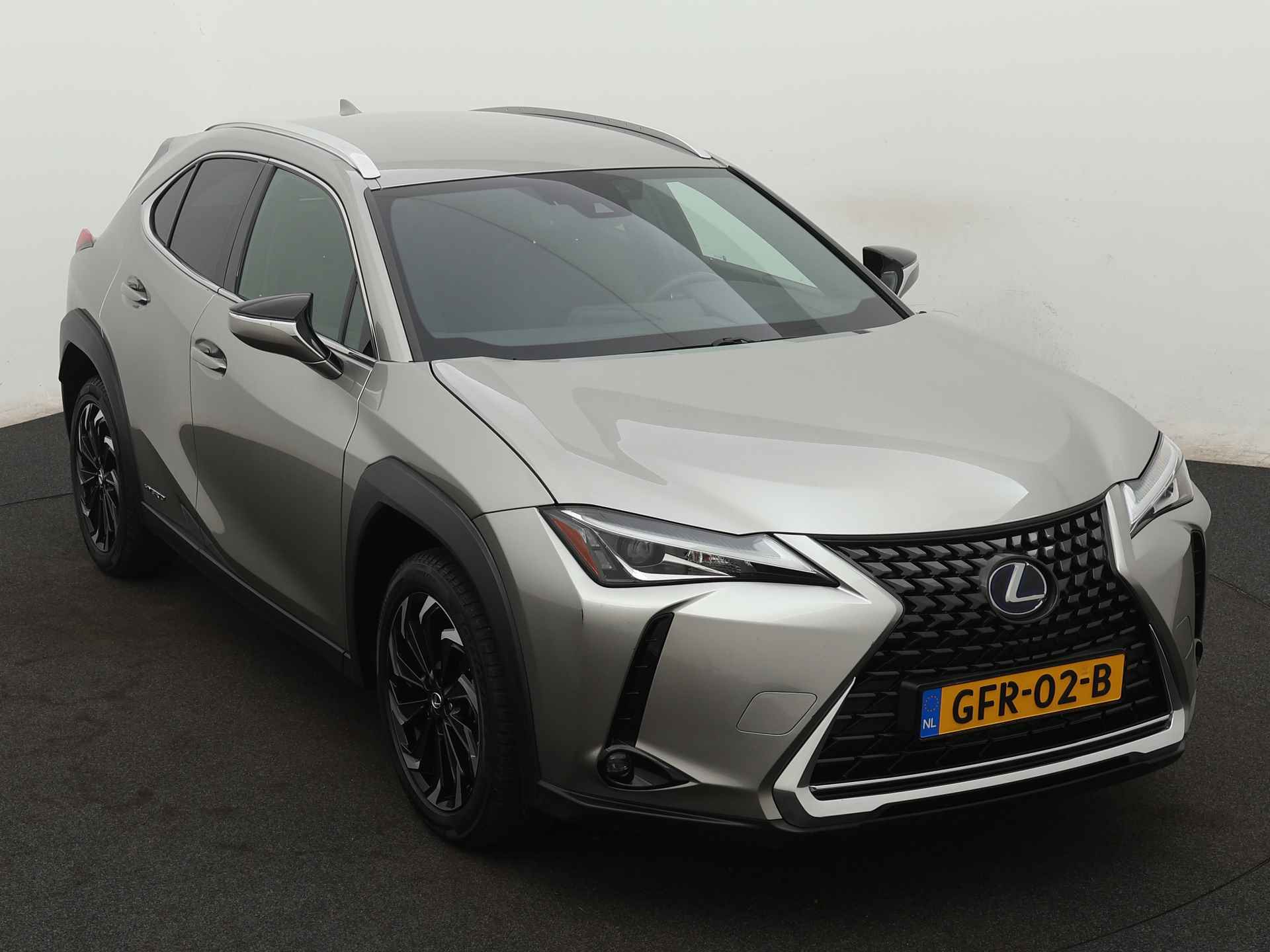 Lexus UX 250H Premium Lease Limited | Navigatie |  Achteruitrijcamera | Climate Control | 18" lichtmetalen velgen | Privacy Glass | - 29/43