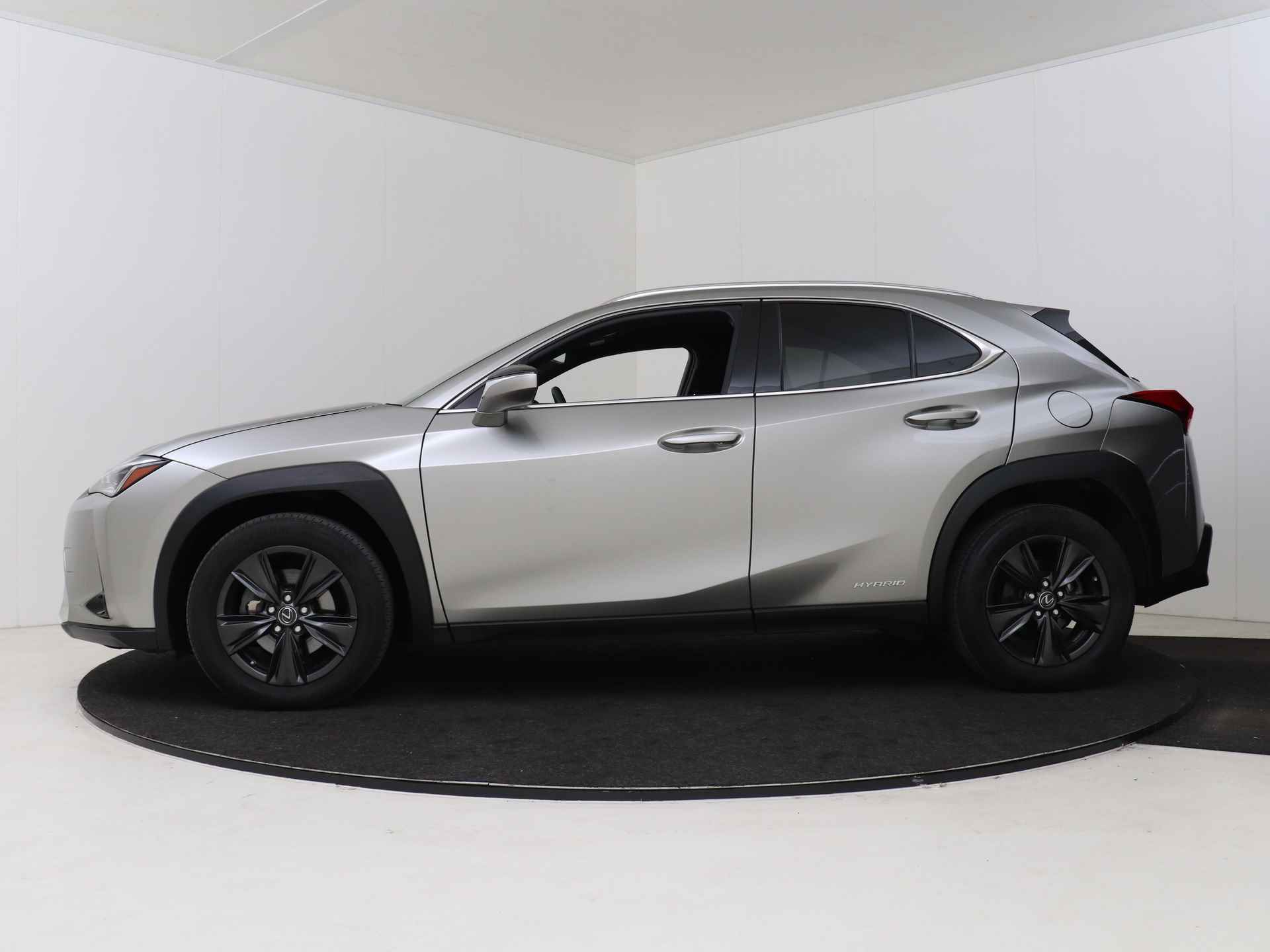 Lexus UX 250H Premium Lease Limited | Navigatie |  Achteruitrijcamera | Climate Control | 18" lichtmetalen velgen | Privacy Glass | - 4/12