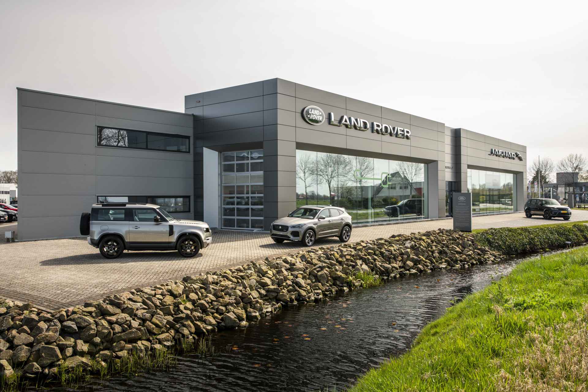 Land Rover Range Rover Velar P400e AWD Dynamic Edition PHEV € 6.771,- VOORDEEL | Driver Assist Pack | Cold Climate Pack | Dynamic Program | Panoramisch schuif-/kanteldak - 15/15