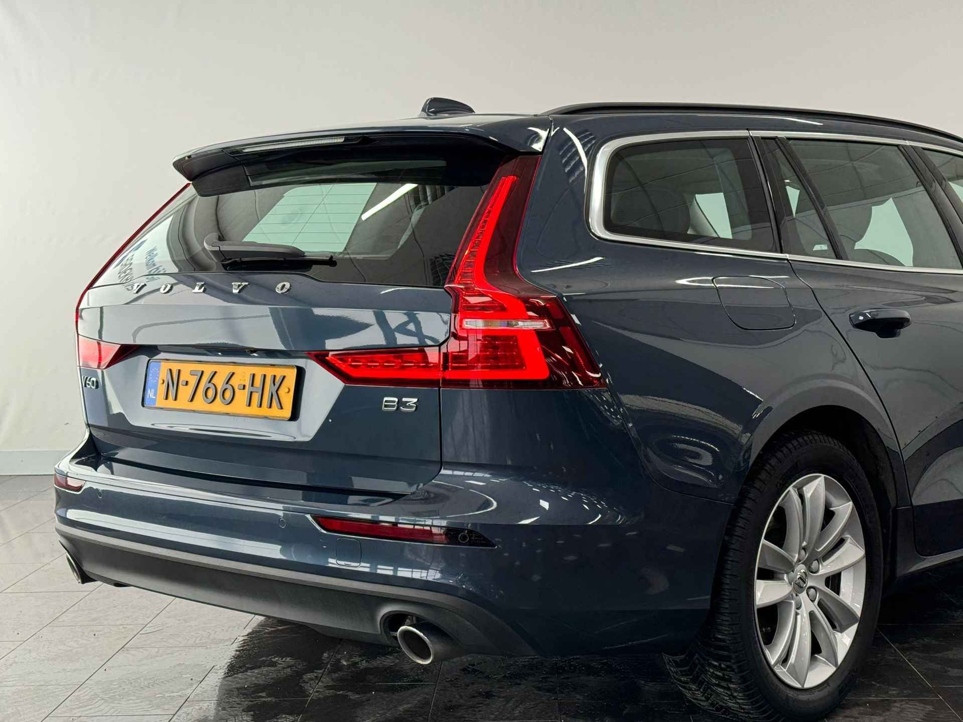 Volvo V60 B3 Momentum Business - 33/33