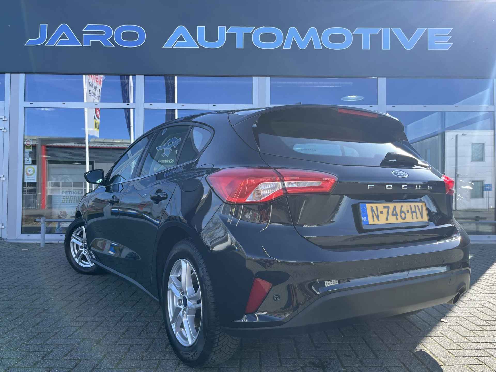 Ford Focus 1.0 EcoBoost Trend Edition Business | PDC | DAB | Camera | Apple Carplay | Android Auto | Lane assist - 4/44