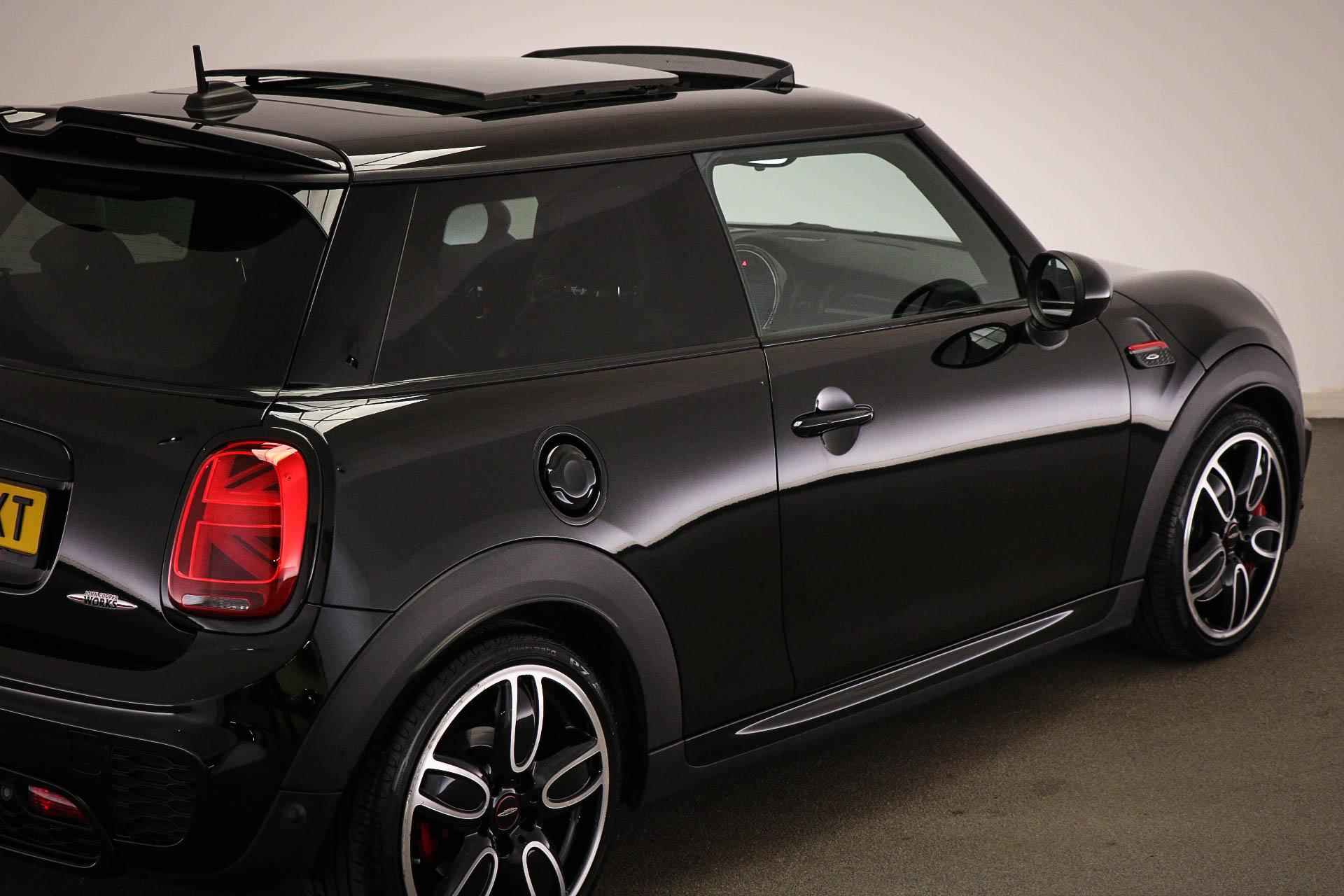 Mini Mini 2.0 John Cooper Works Chili | PANORAMADAK | HEAD UP | HARMAN KARDON DAB | APPLE | CAMERA - 24/60