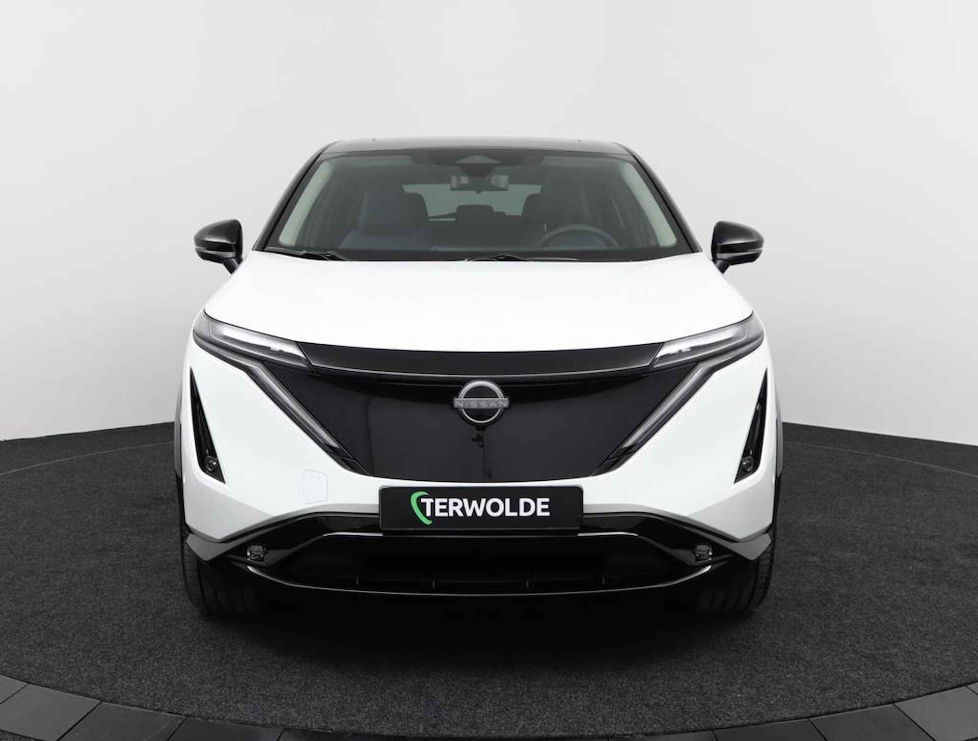 Nissan Ariya Evolve 87 kWh | Kunstlederen/alcantara bekleding | Rondomzicht camera | Draadloos Apple Carplay/ Android Auto | Voor& achter sensoren | Warmtepomp | 120kWh snel laden! | - 2/50